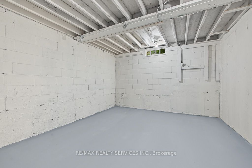 33 Woodvalley Drive Property Photo 38