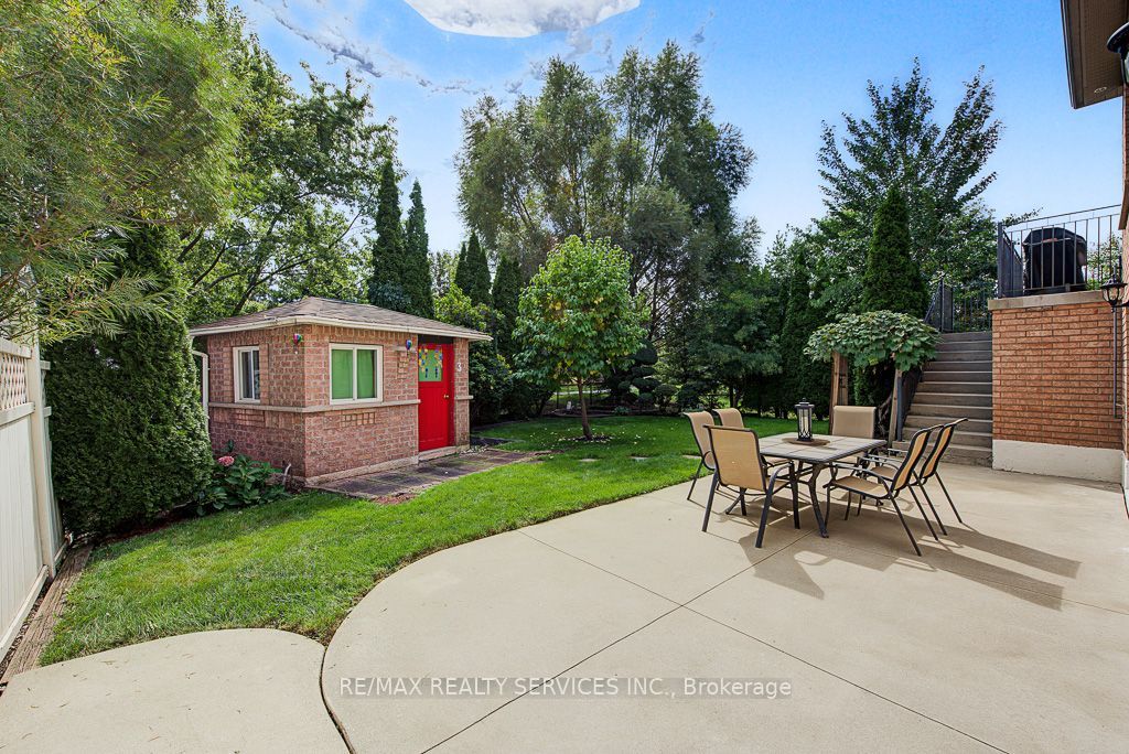 33 Woodvalley Drive Property Photo 40