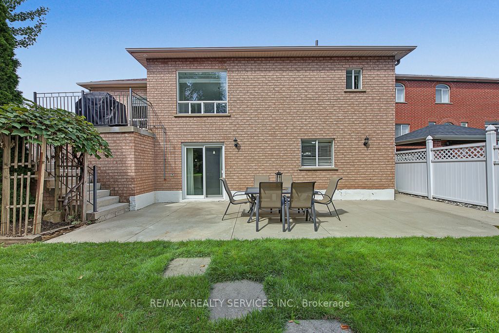 33 Woodvalley Drive Property Photo 41