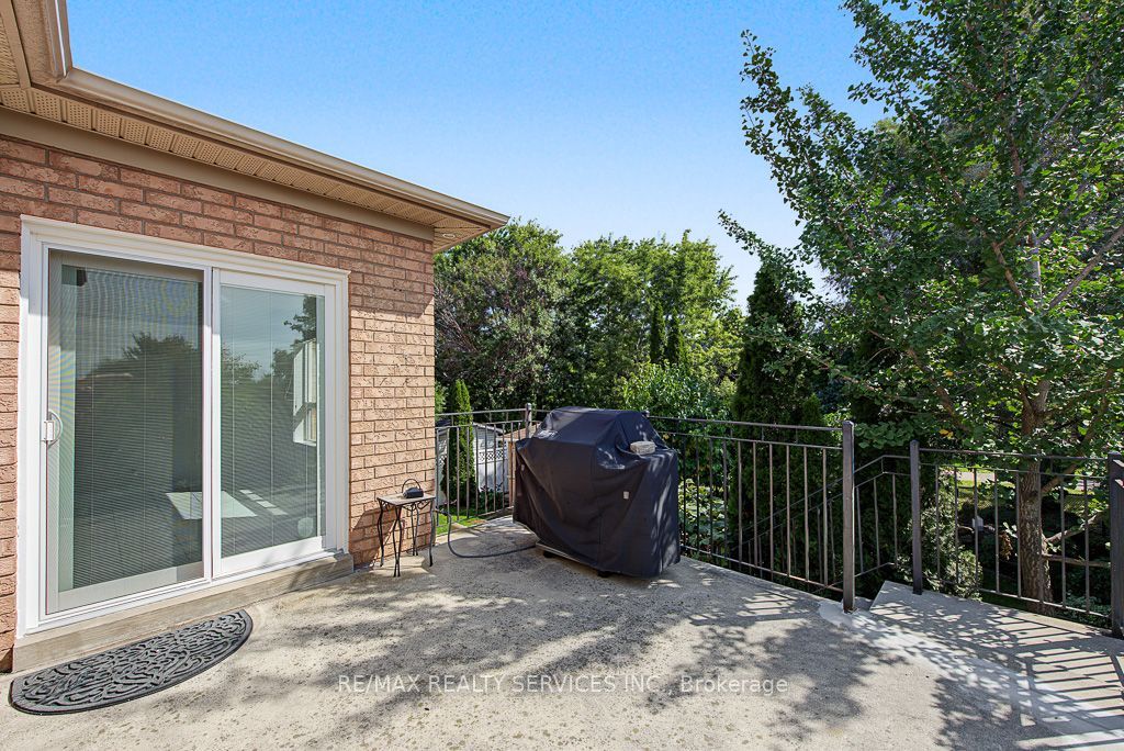 33 Woodvalley Drive Property Photo 42