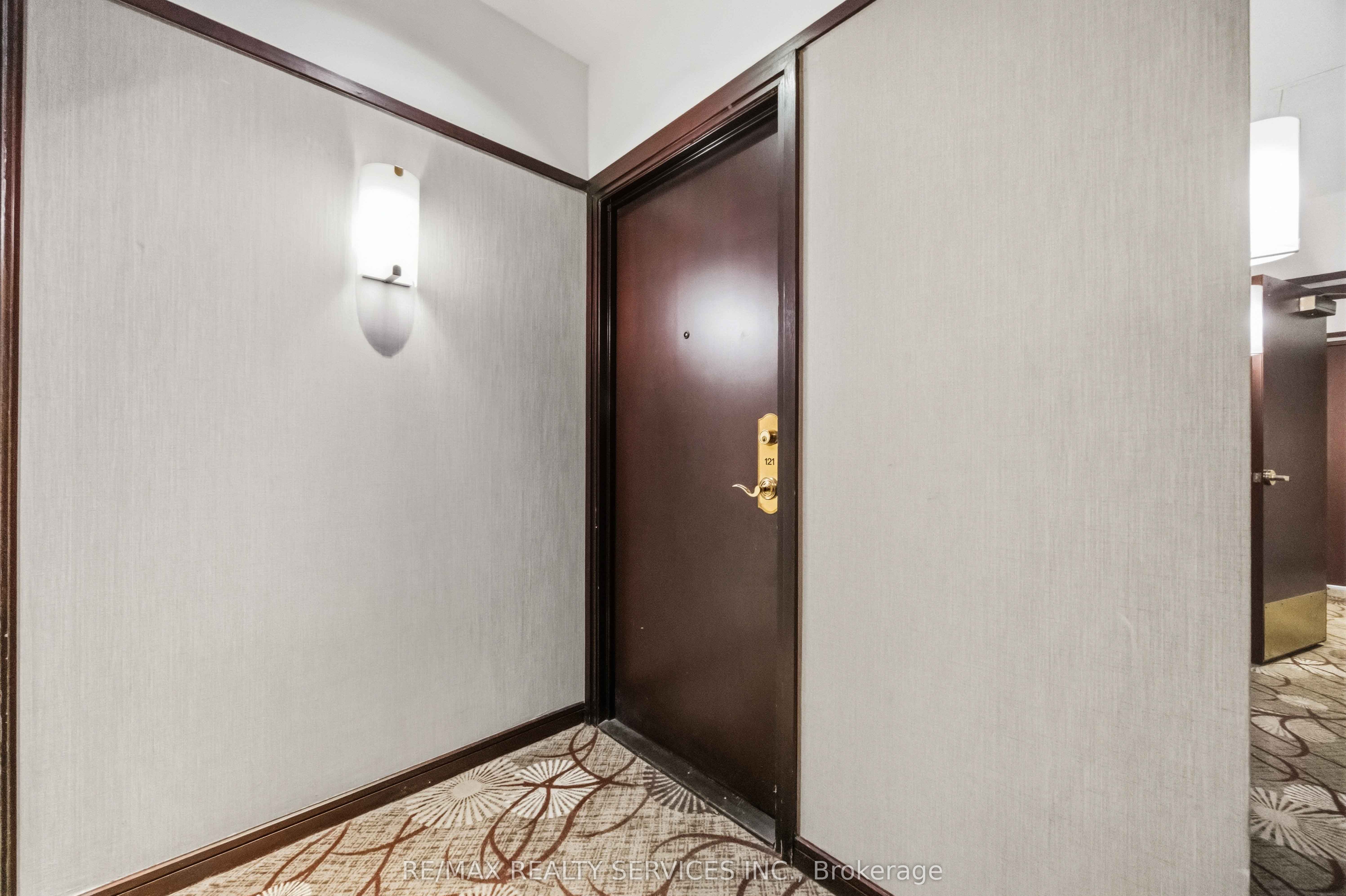 2111 Lake Shore Boulevard W 121 Property Photo 5