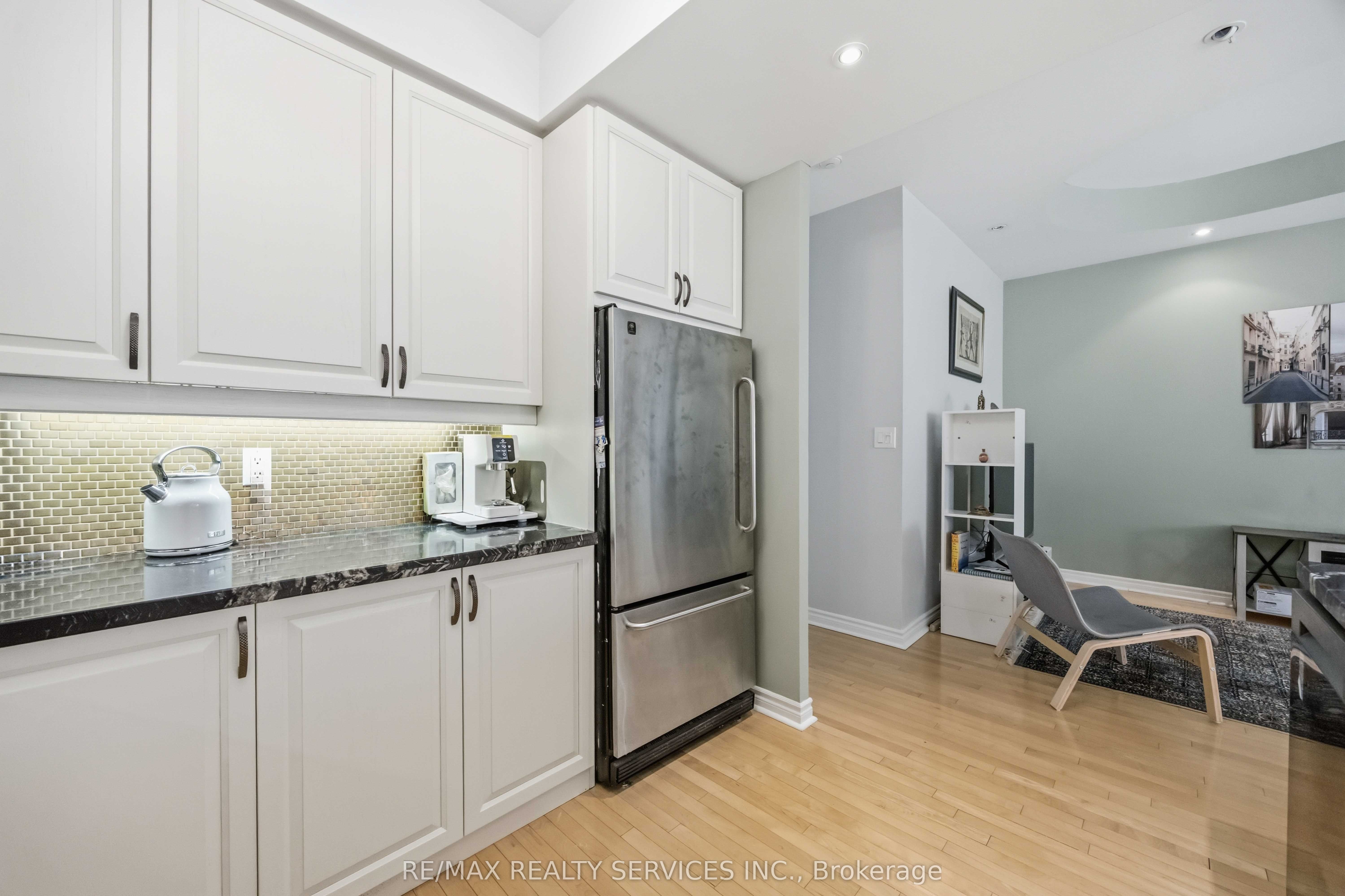 2111 Lake Shore Boulevard W 121 Property Photo 15