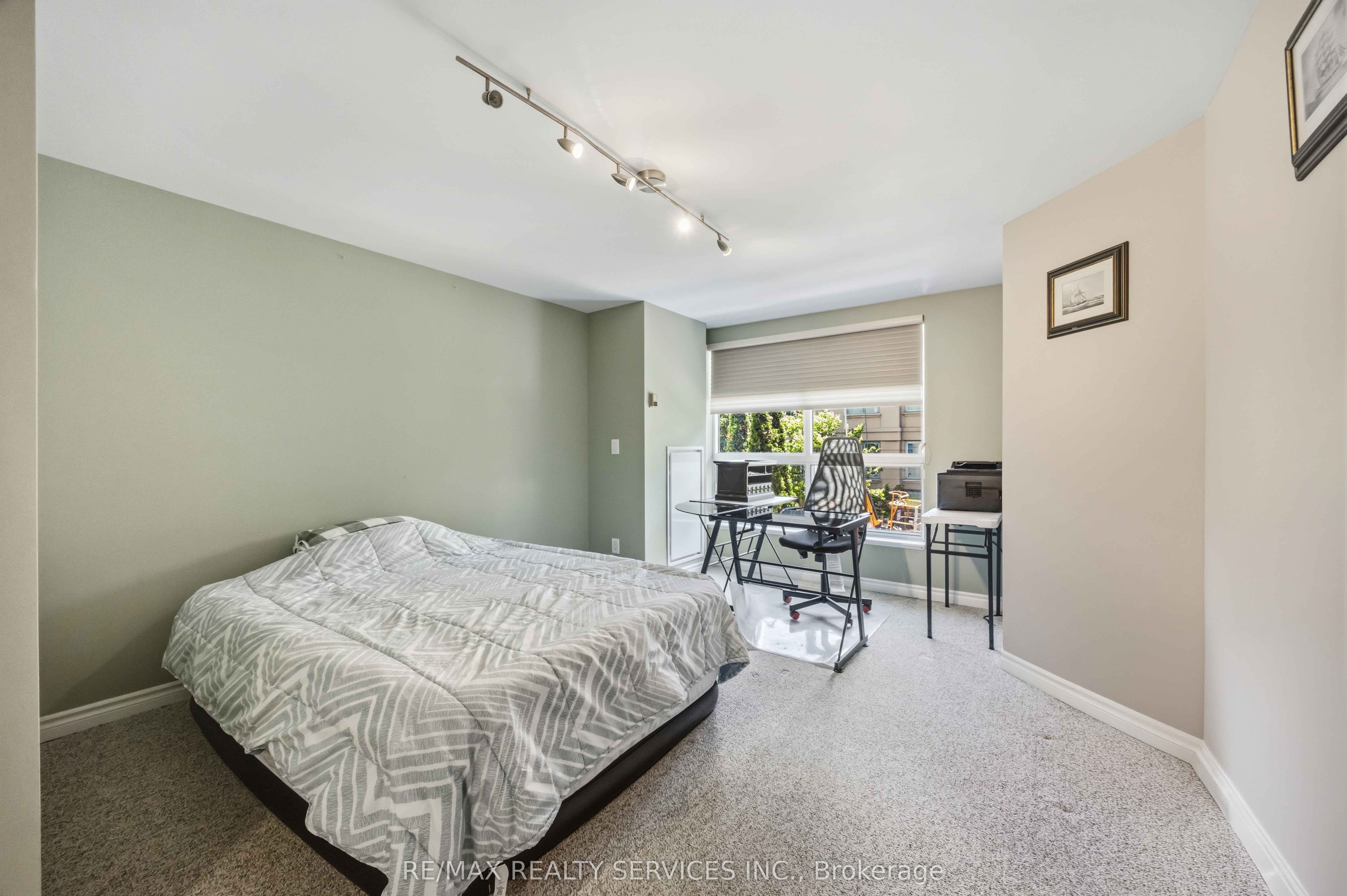 2111 Lake Shore Boulevard W 121 Property Photo 24