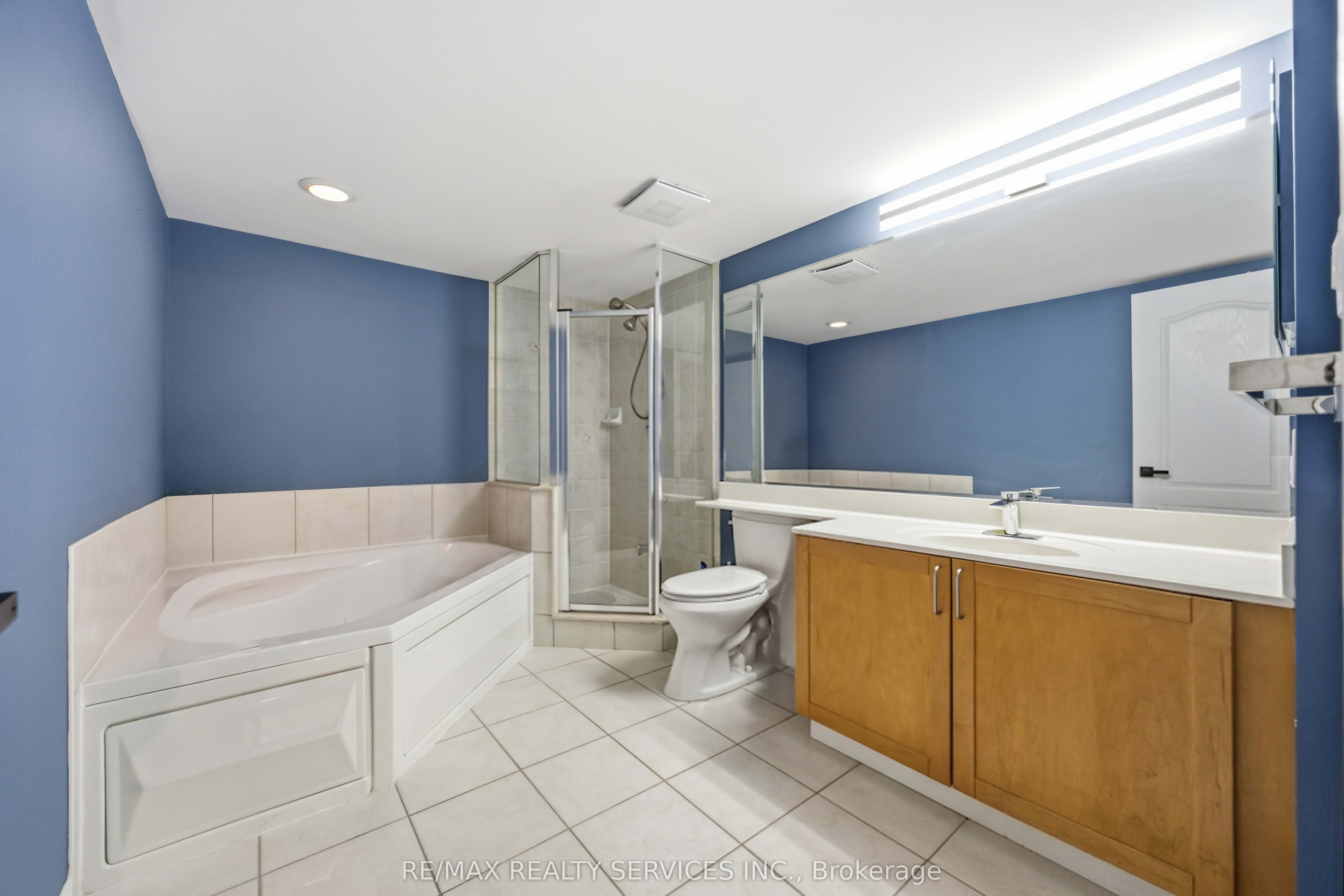 2111 Lake Shore Boulevard W 121 Property Photo 26