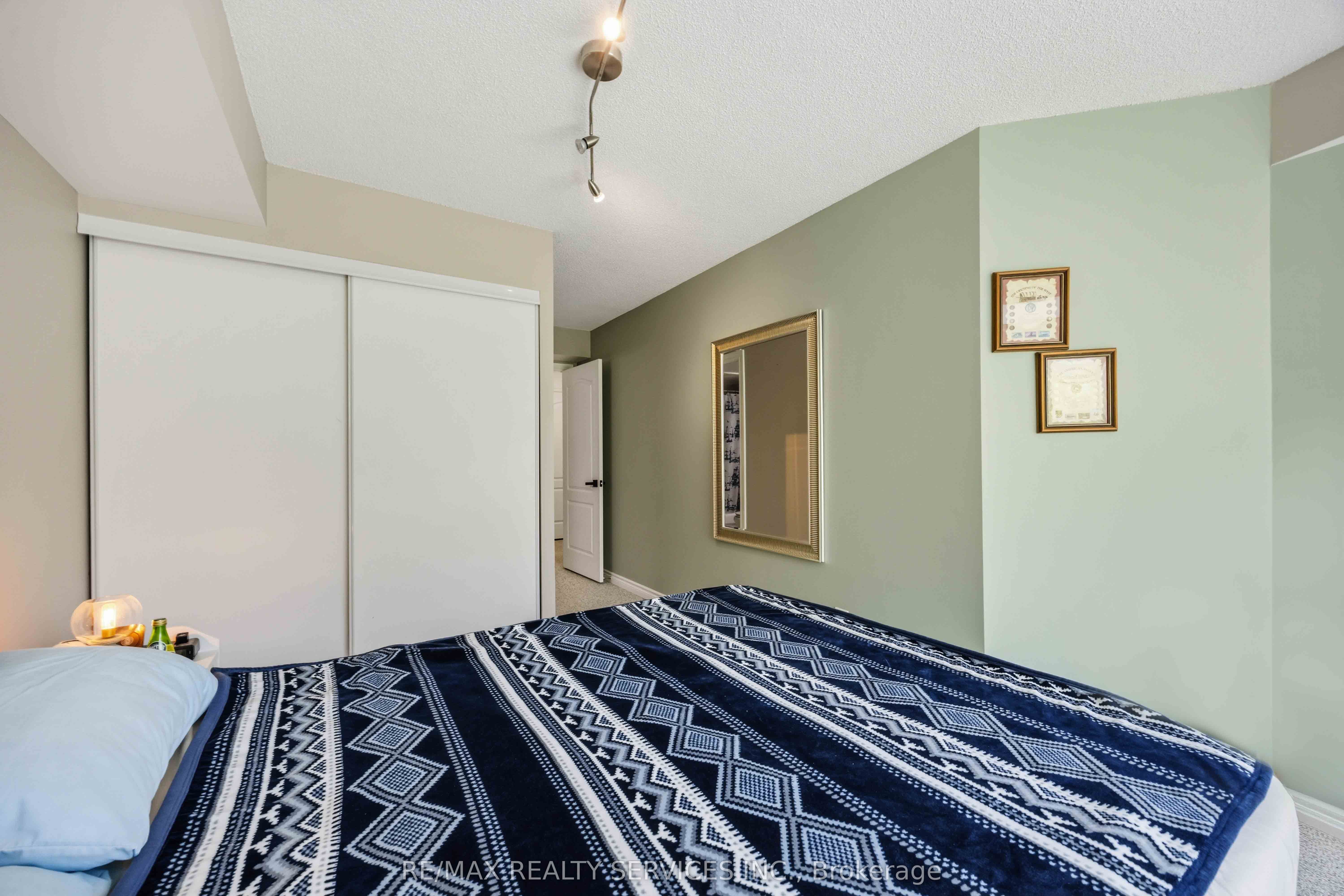 2111 Lake Shore Boulevard W 121 Property Photo 28