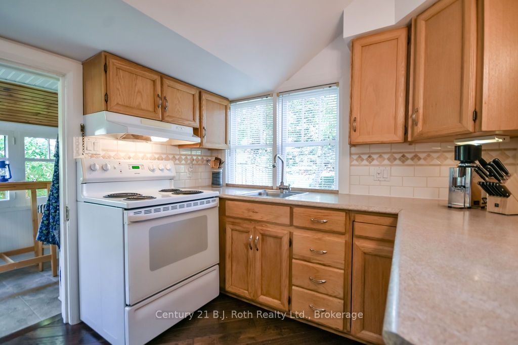 2 Front Street Property Photo 9