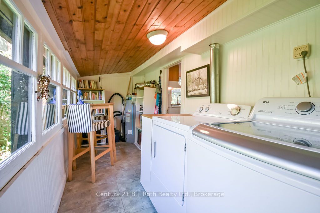 2 Front Street Property Photo 21