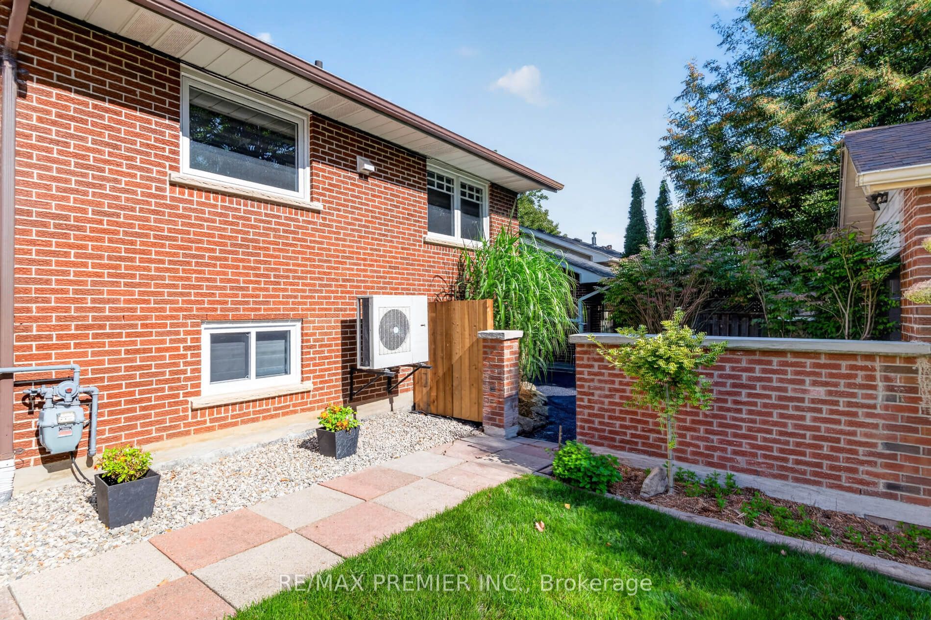 48 Chisholm Street Property Photo 36