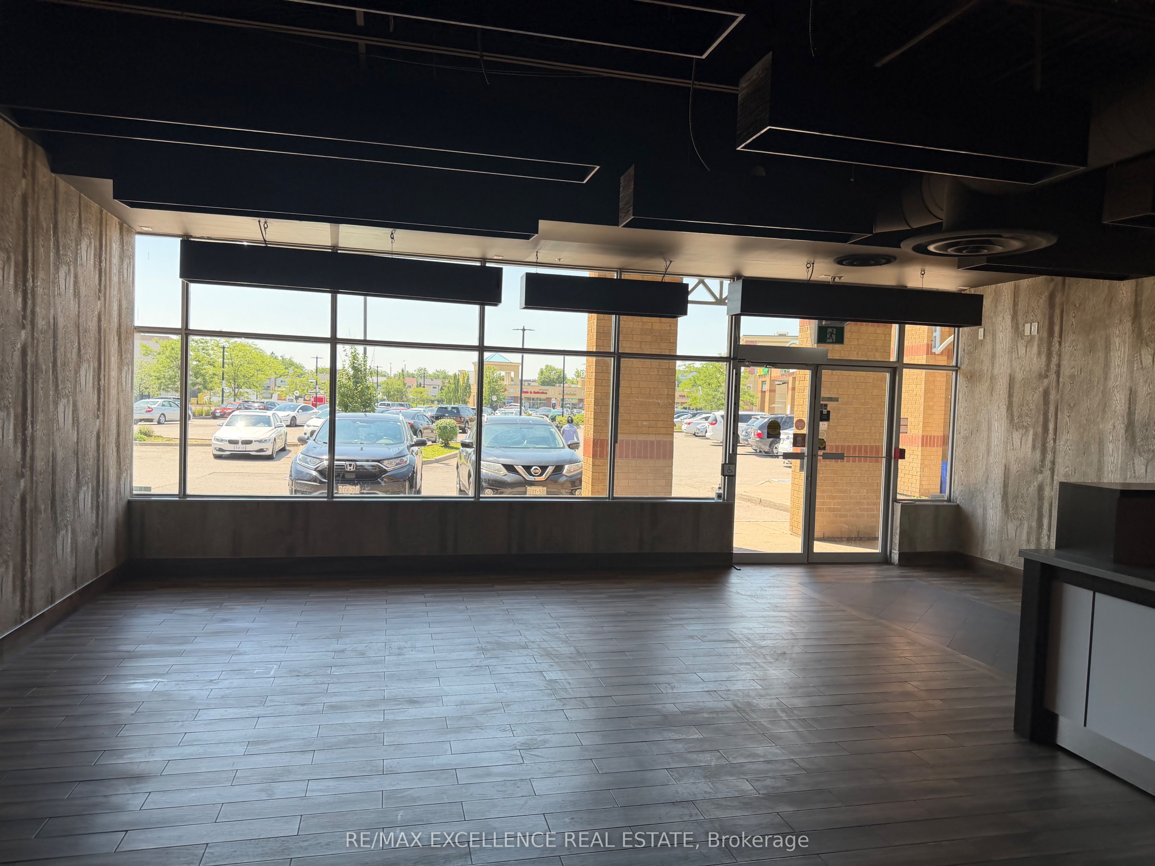 25 Woodbine Downs Boulevard 3a Property Photo 2