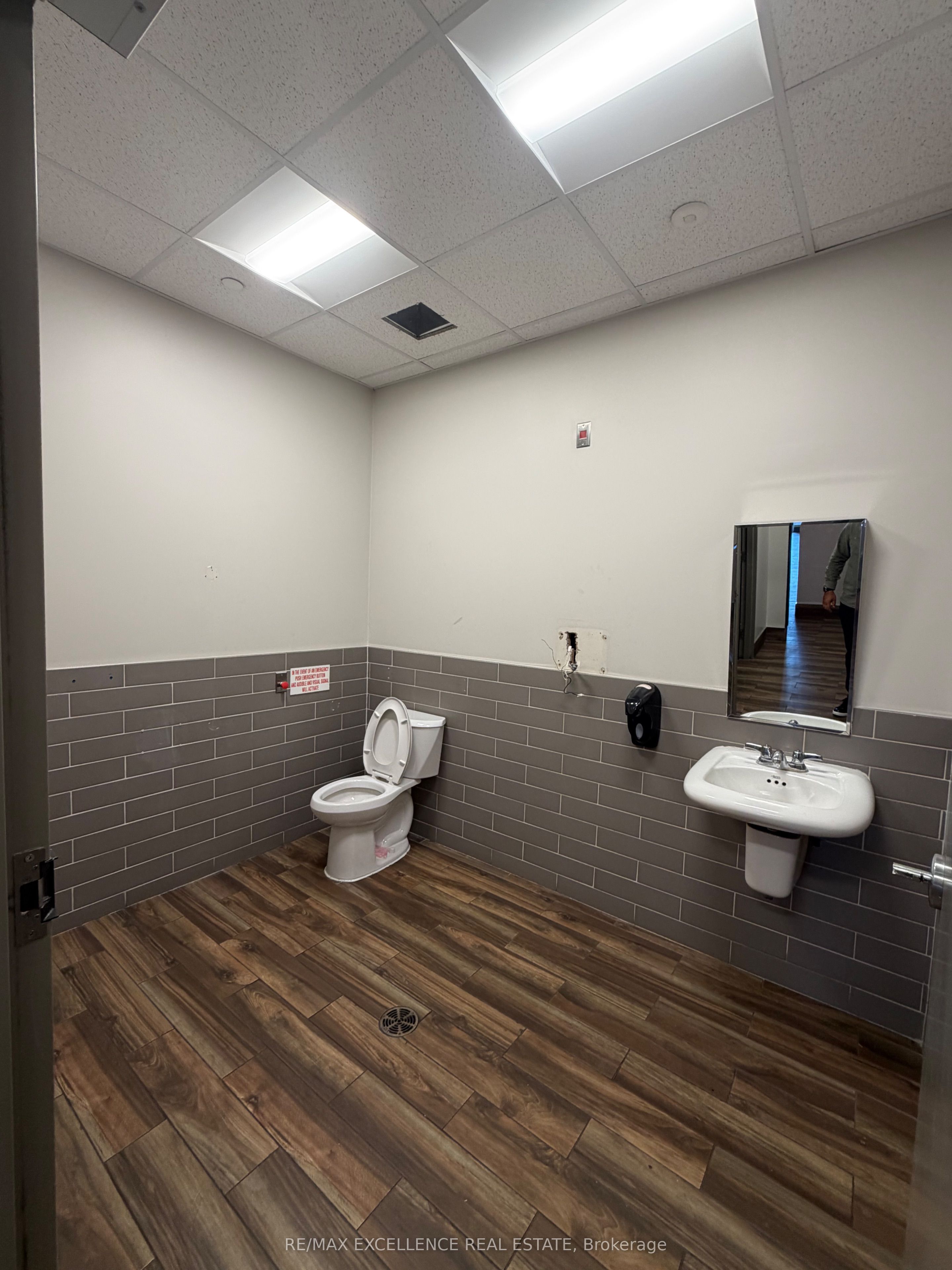 25 Woodbine Downs Boulevard 3a Property Photo 8