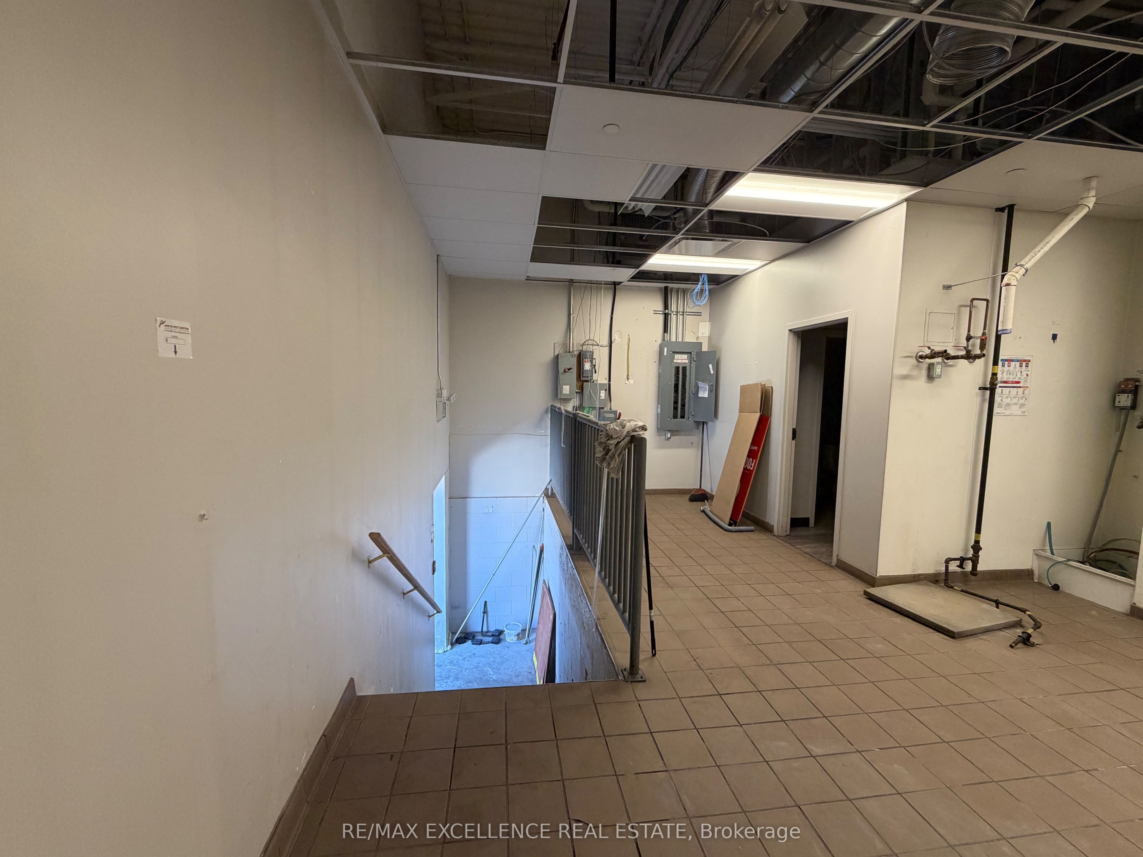 25 Woodbine Downs Boulevard 3a Property Photo 12