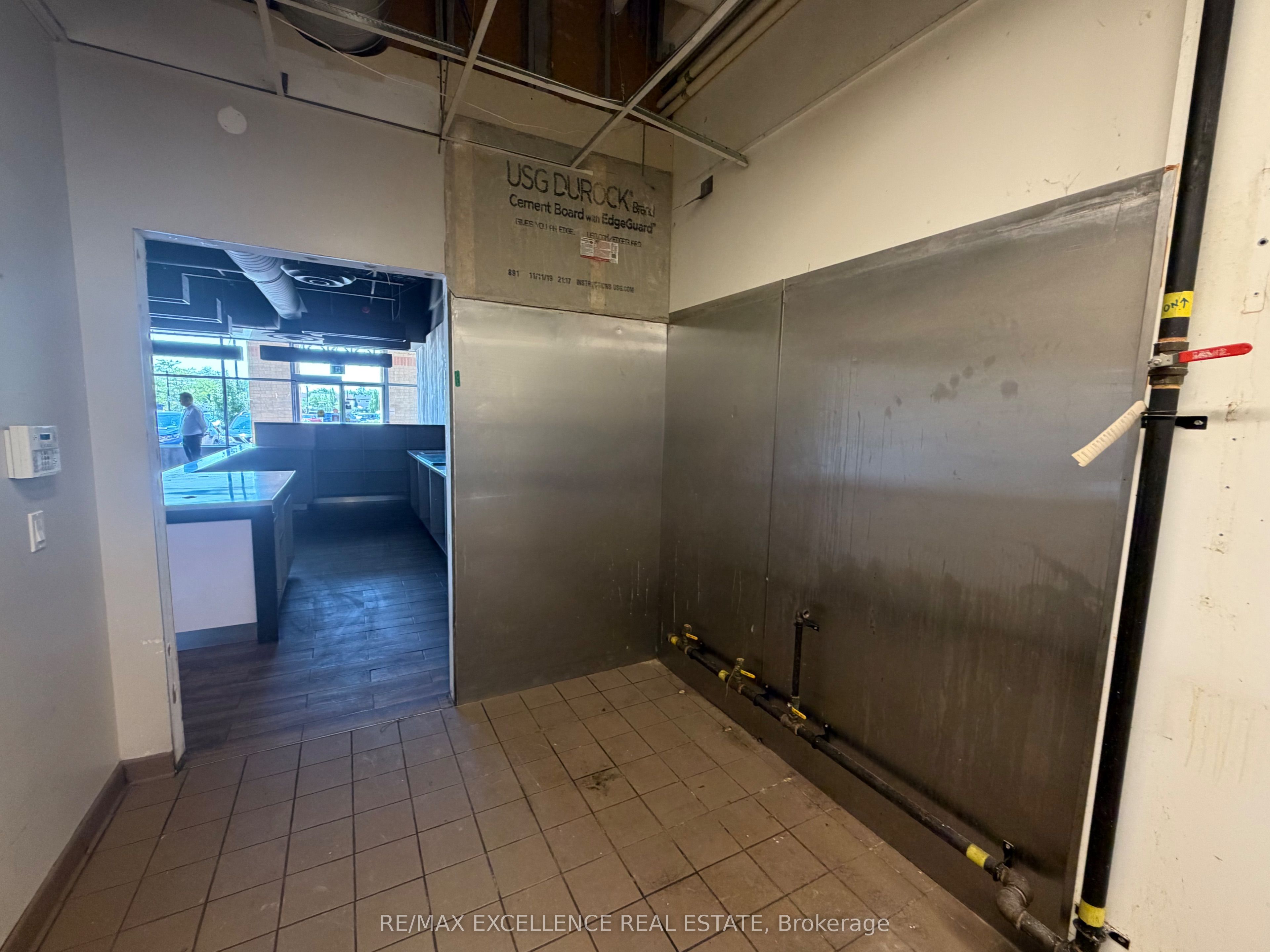 25 Woodbine Downs Boulevard 3a Property Photo 18