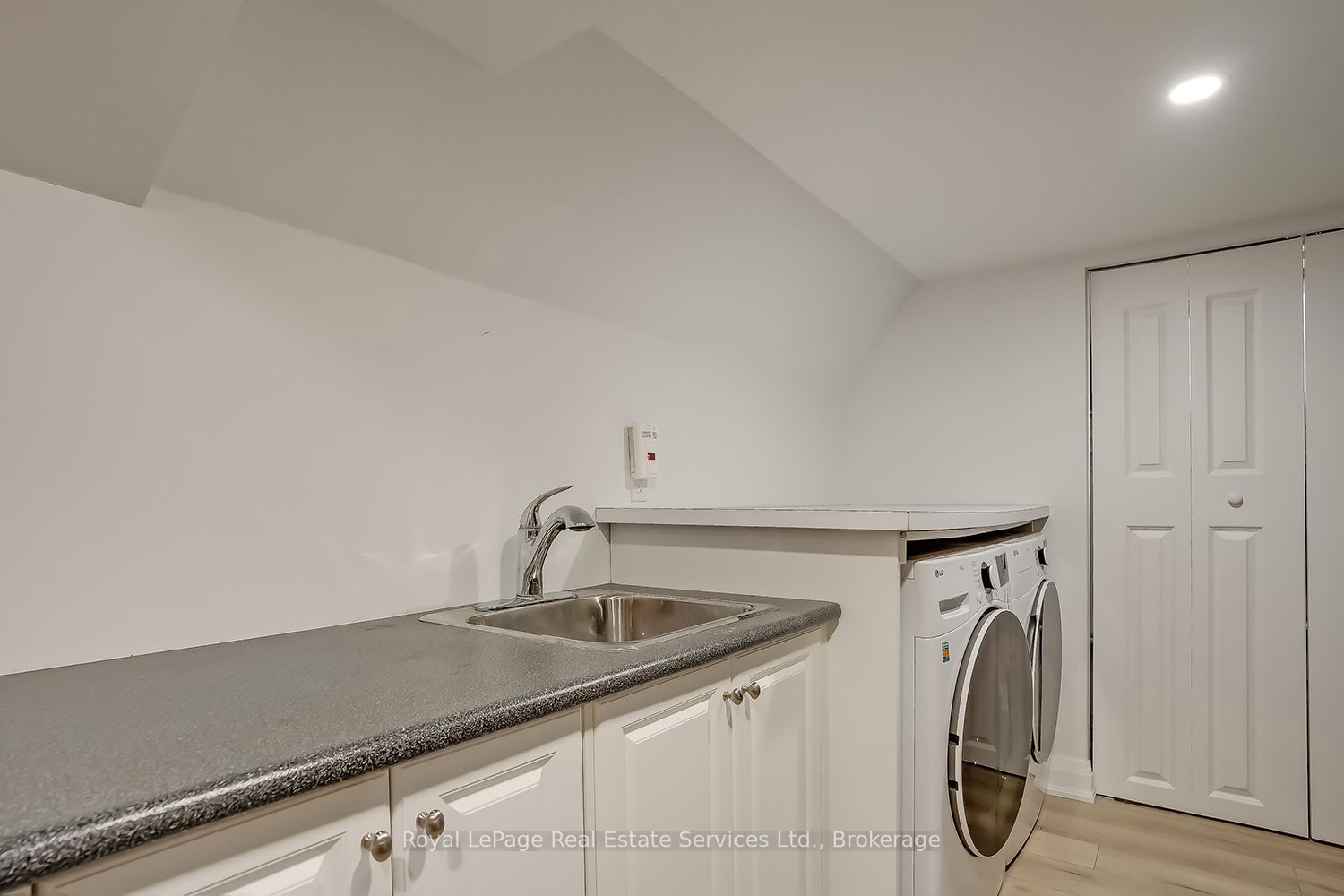 128 Chisholm Street Property Photo 31