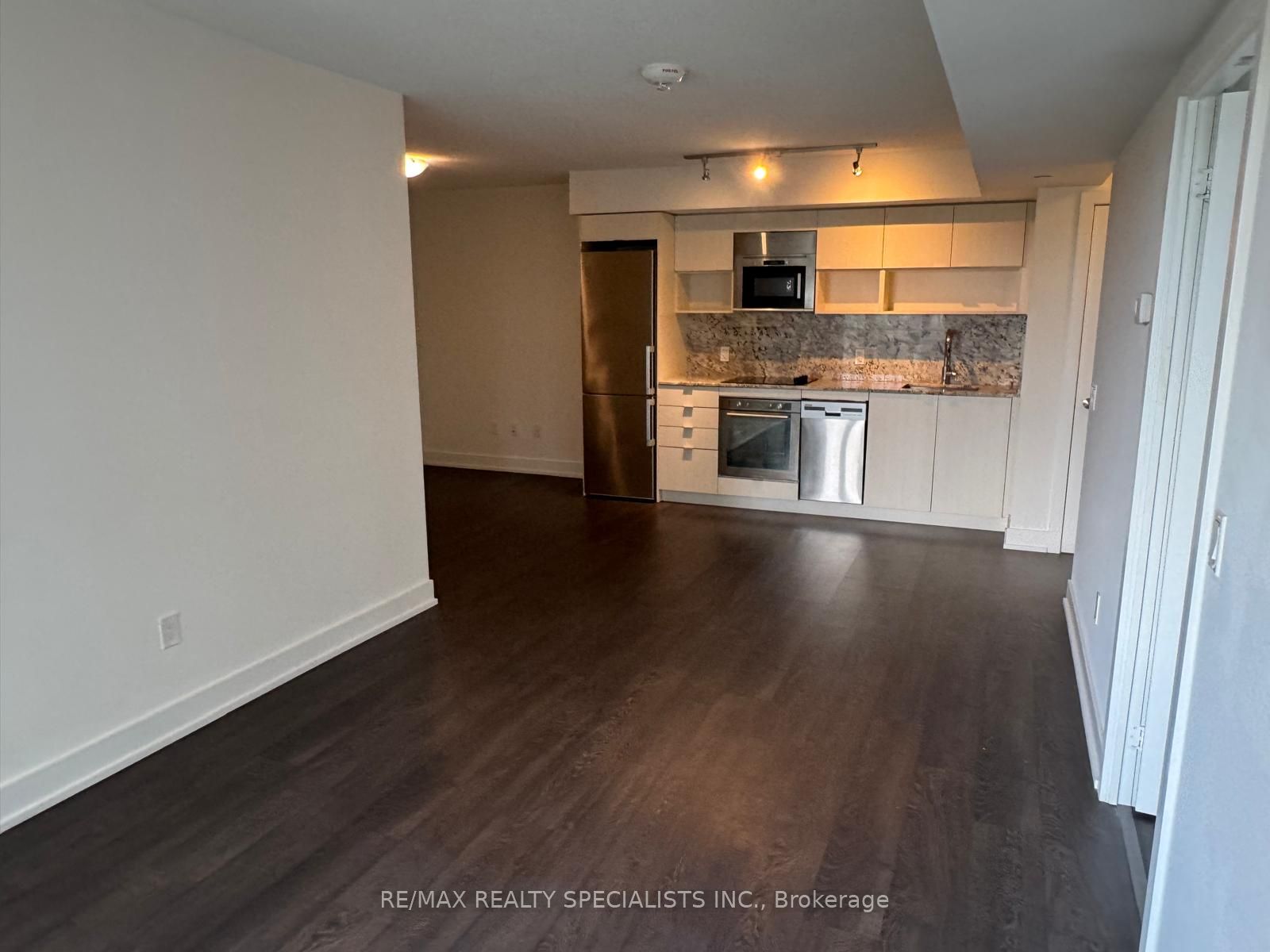 7 Mabelle Avenue 1406 Property Photo 3
