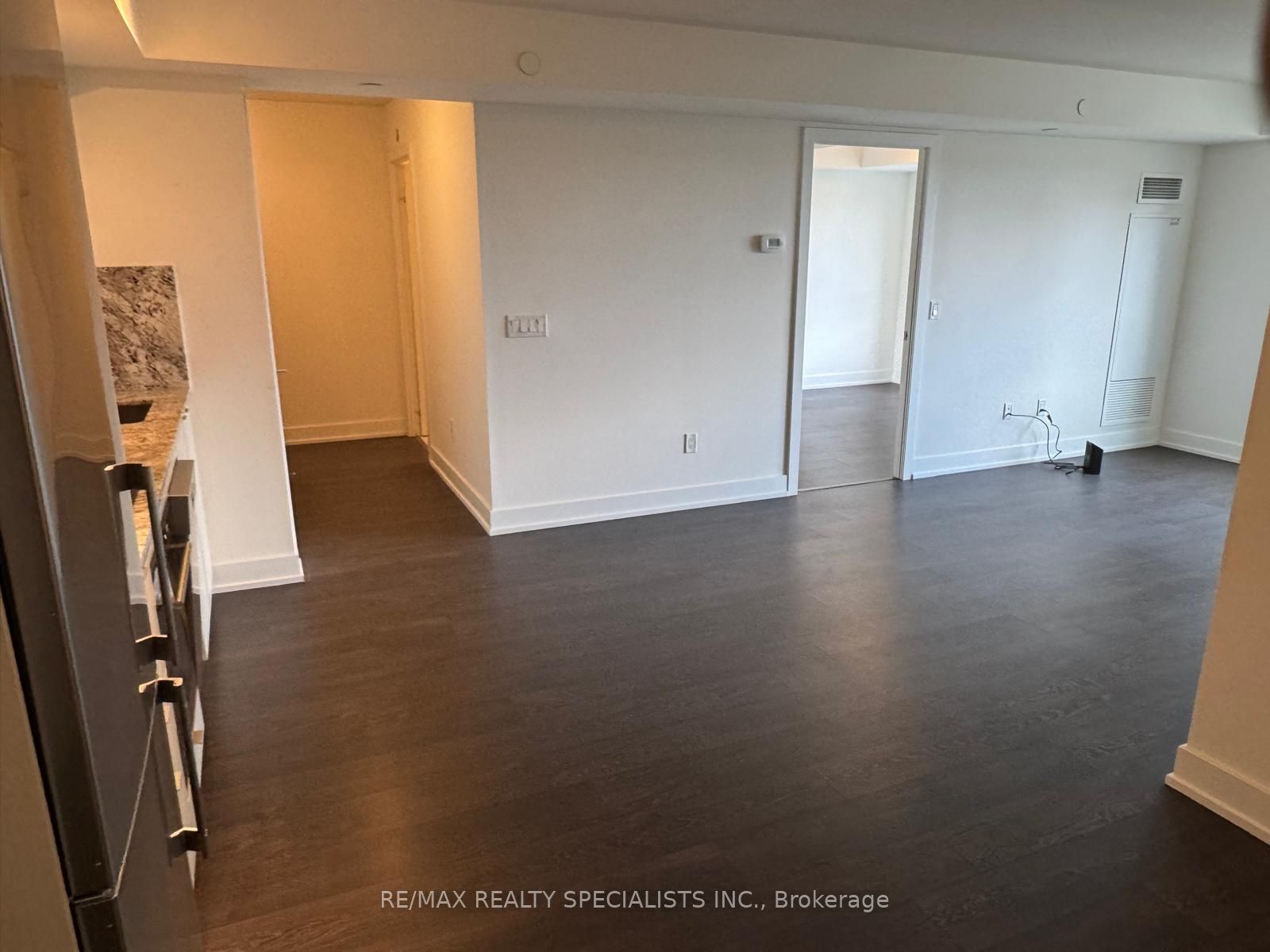 7 Mabelle Avenue 1406 Property Photo 6