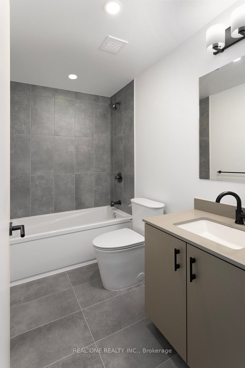 4878 Powers Common D1504 Property Photo 6