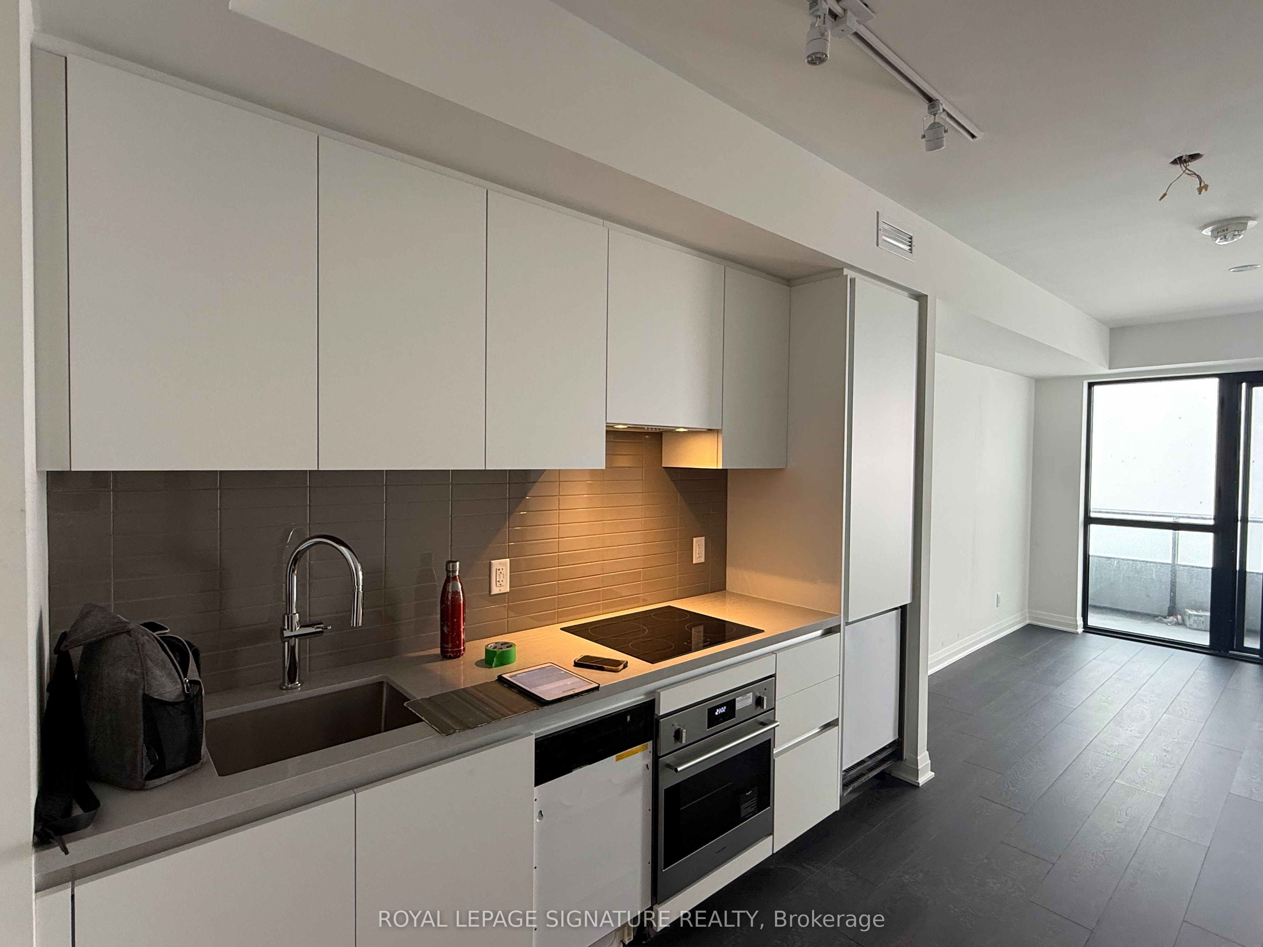 4015 The Exchange 5701 Property Photo 9