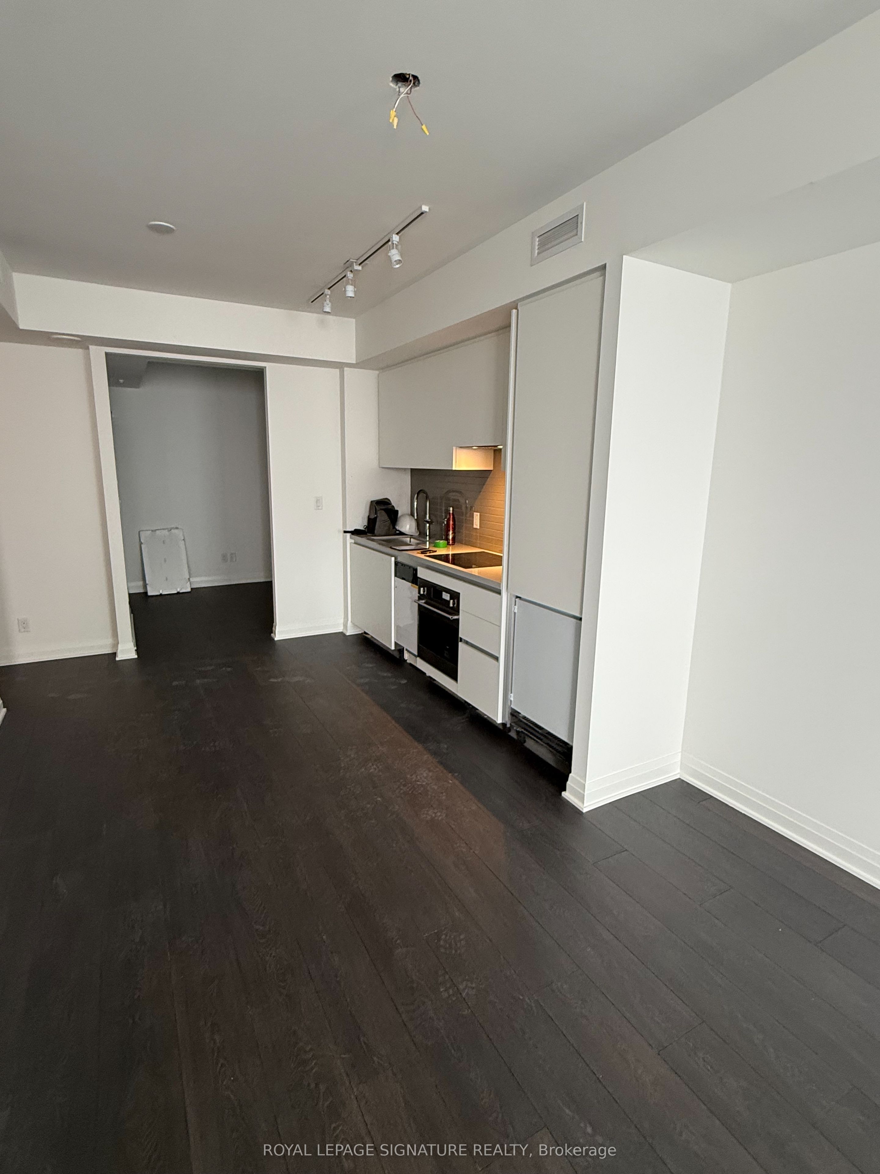 4015 The Exchange 5701 Property Photo 11