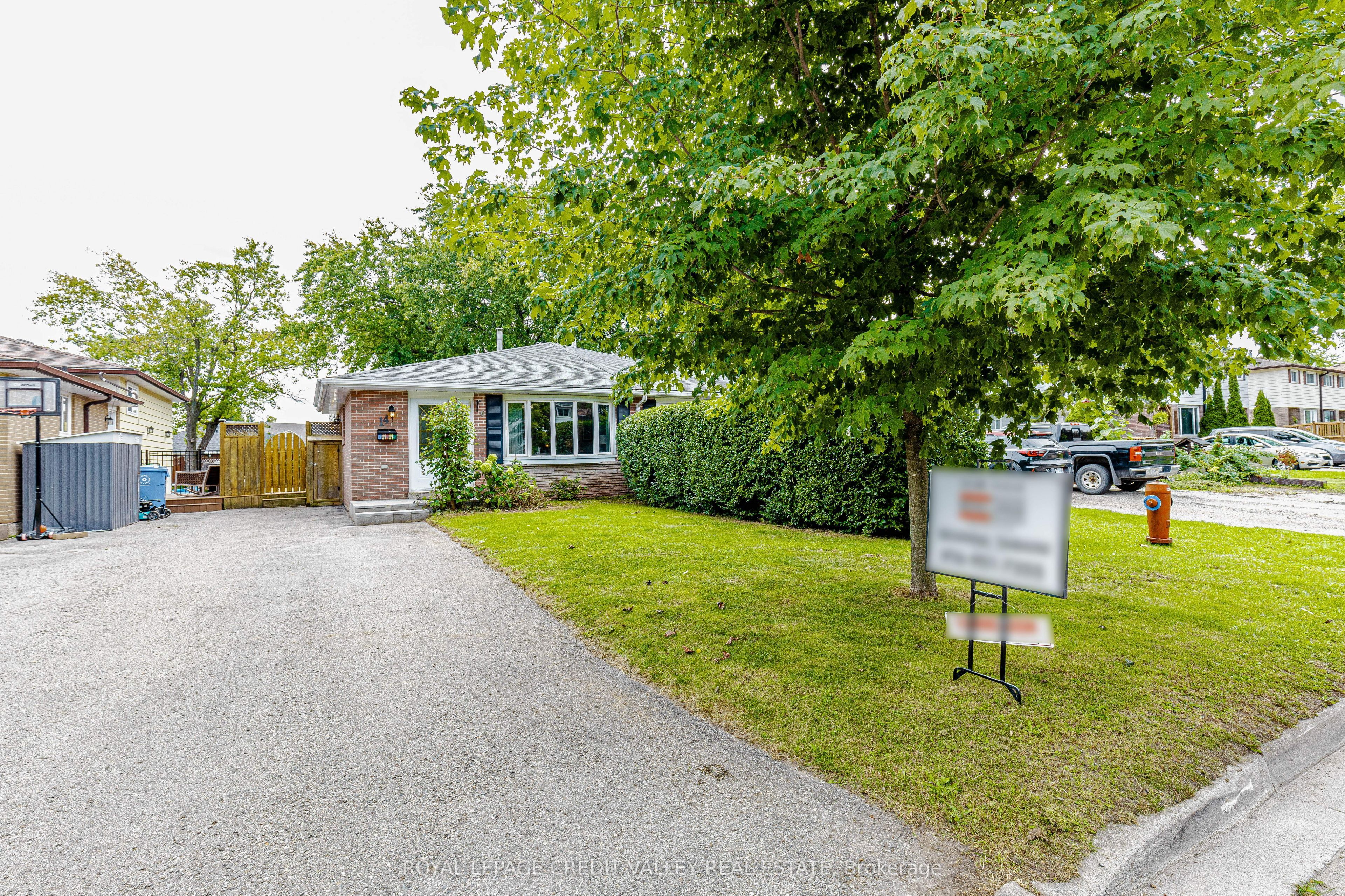 14 Carlton Drive Property Photo 1