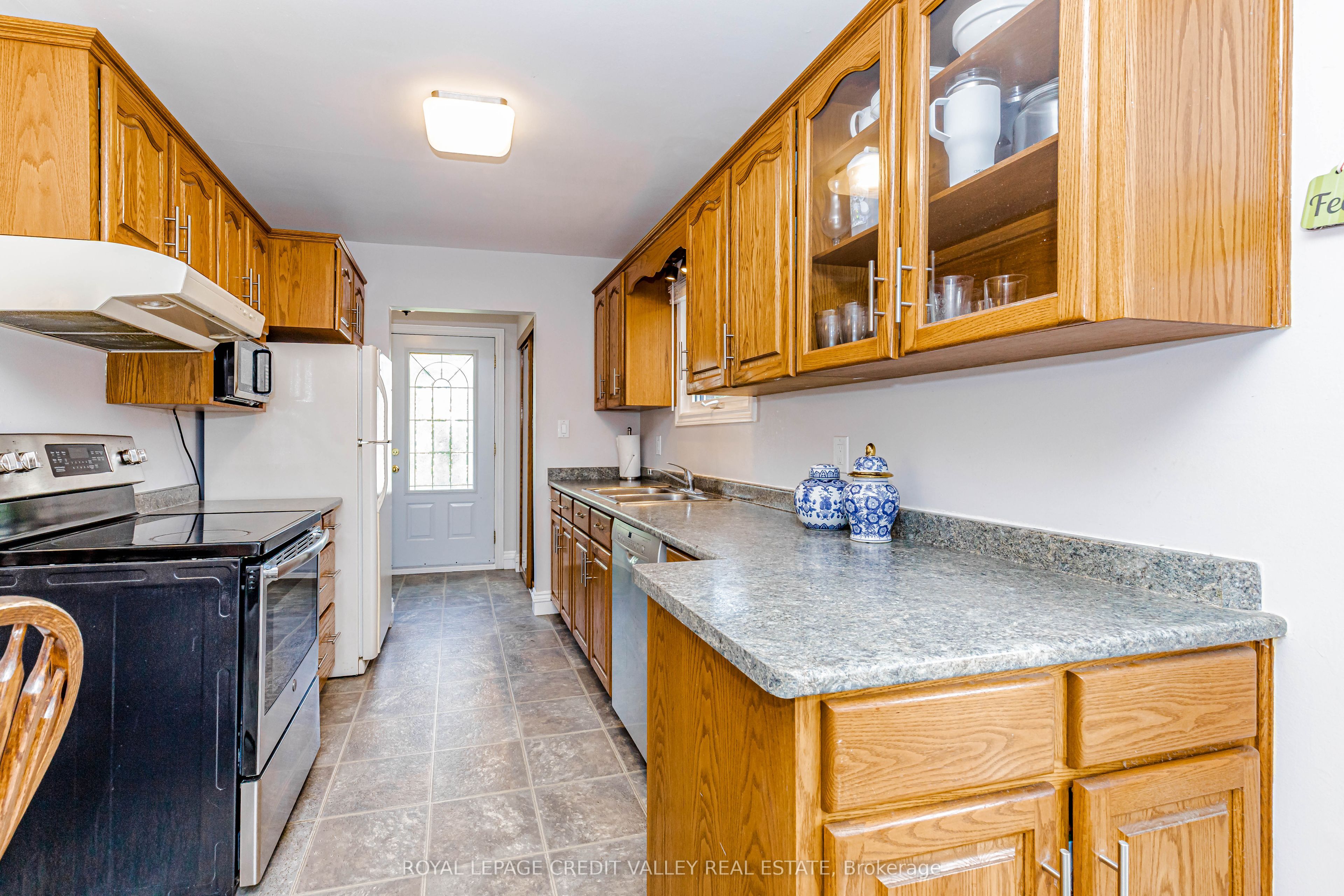 14 Carlton Drive Property Photo 15