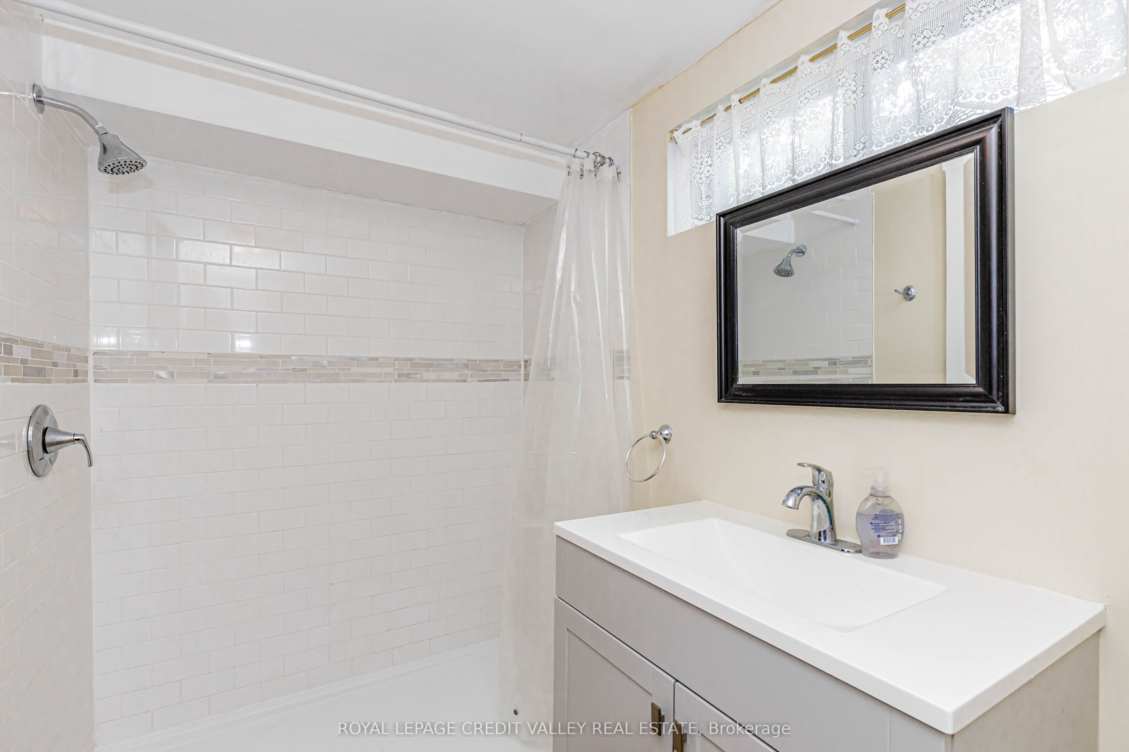 14 Carlton Drive Property Photo 35