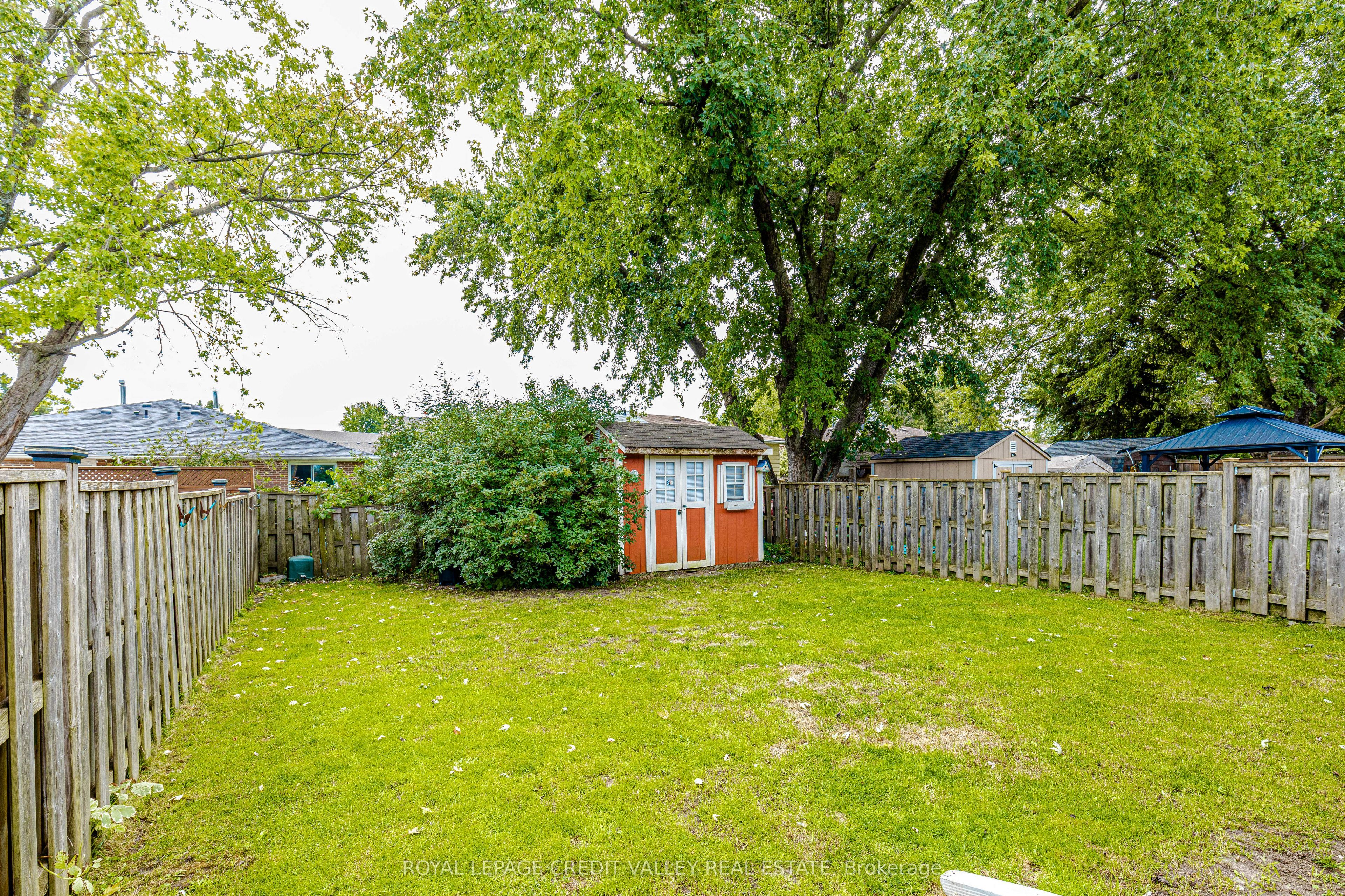 14 Carlton Drive Property Photo 39