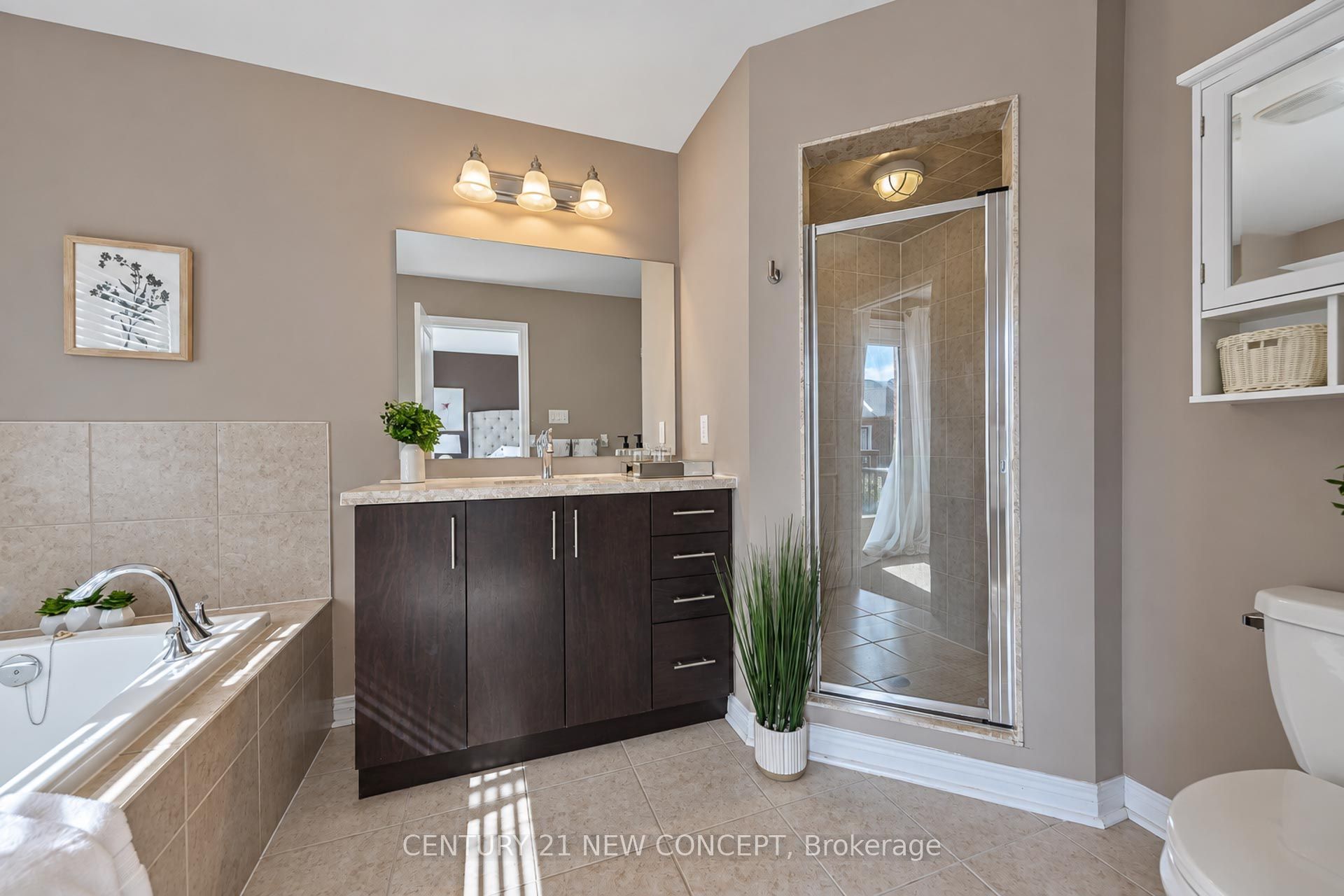 3058 Eberly Woods Drive Property Photo 36