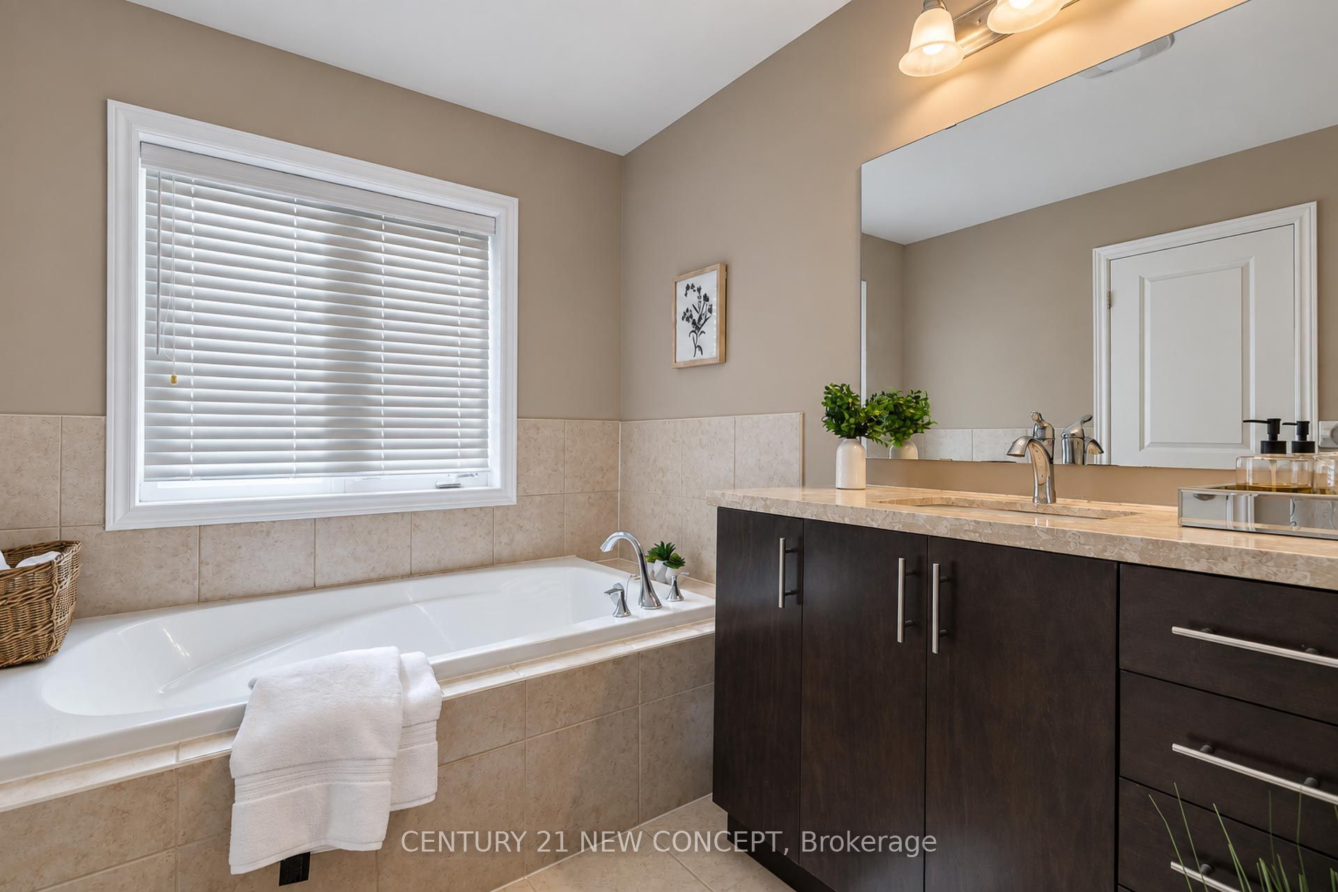 3058 Eberly Woods Drive Property Photo 37