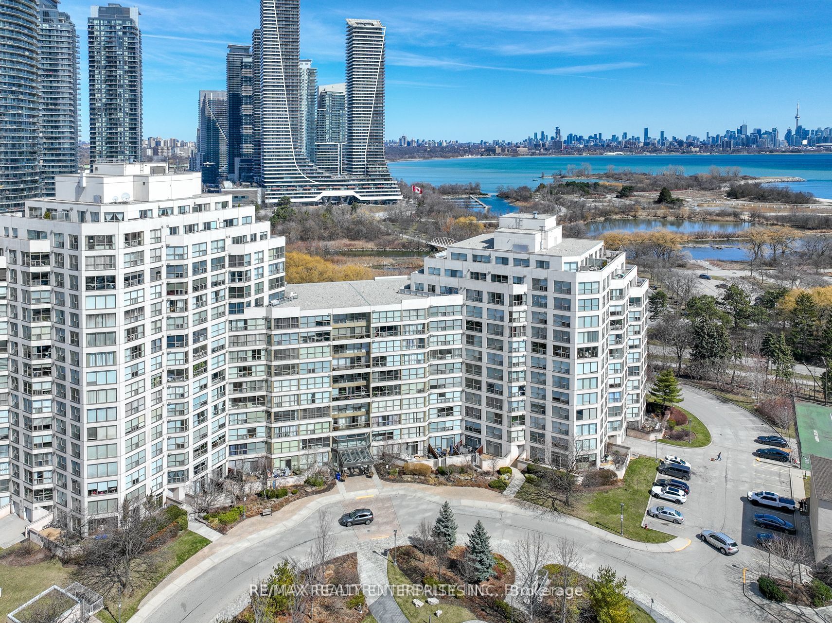 2261 Lake Shore Boulevard W 607 Property Photo 1
