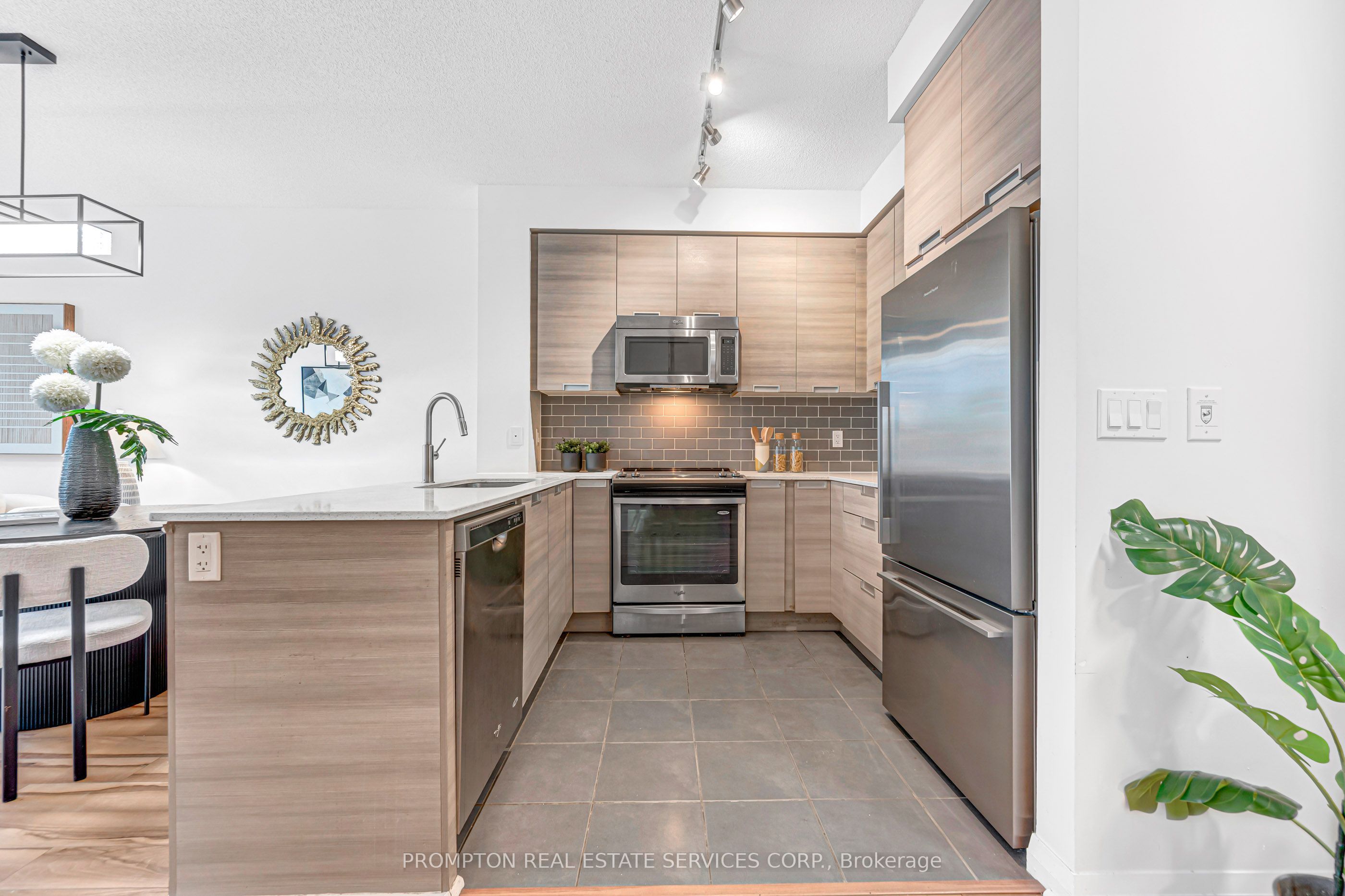55 Eglinton Avenue W 108 Property Photo 9