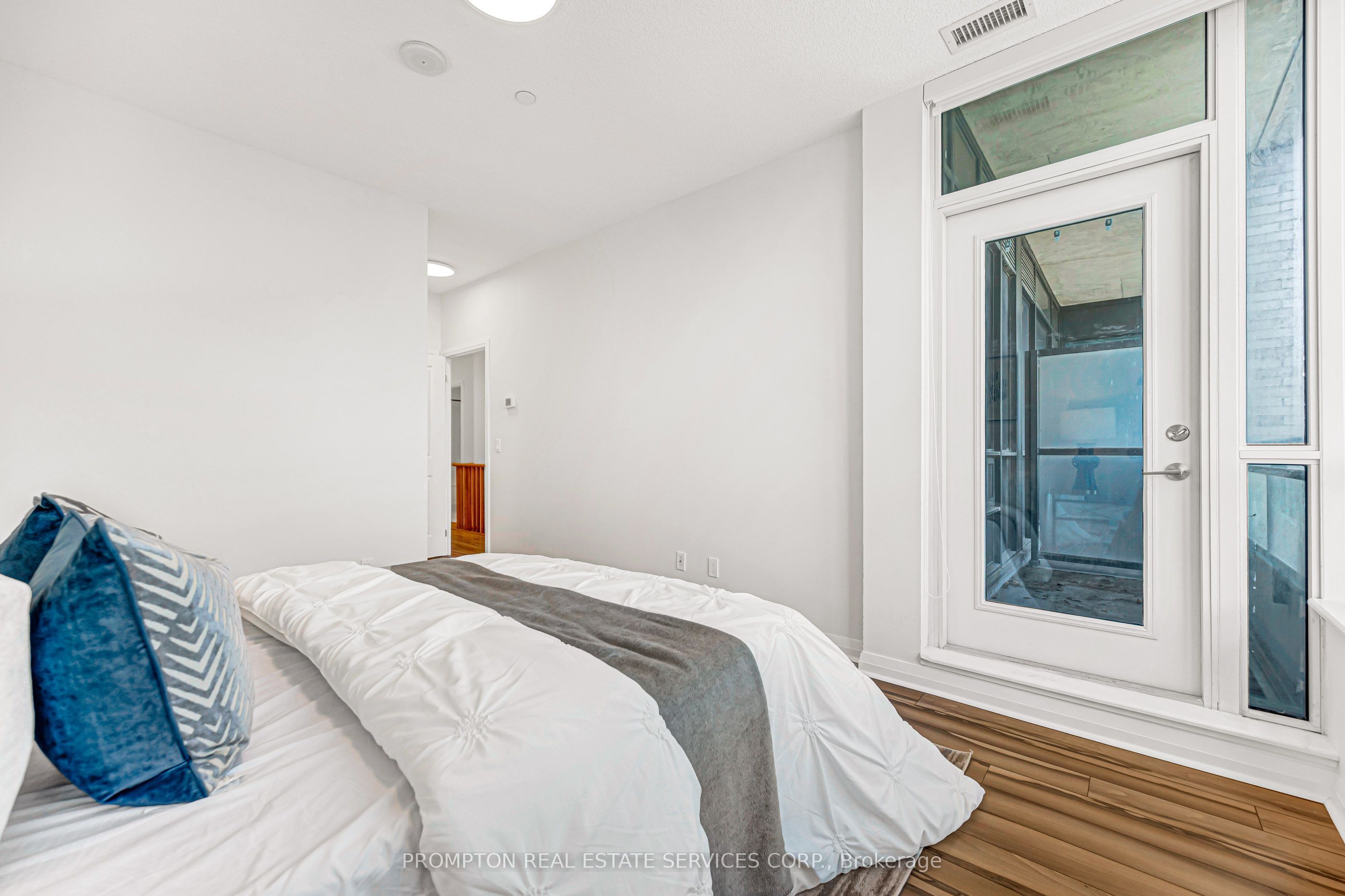 55 Eglinton Avenue W 108 Property Photo 10