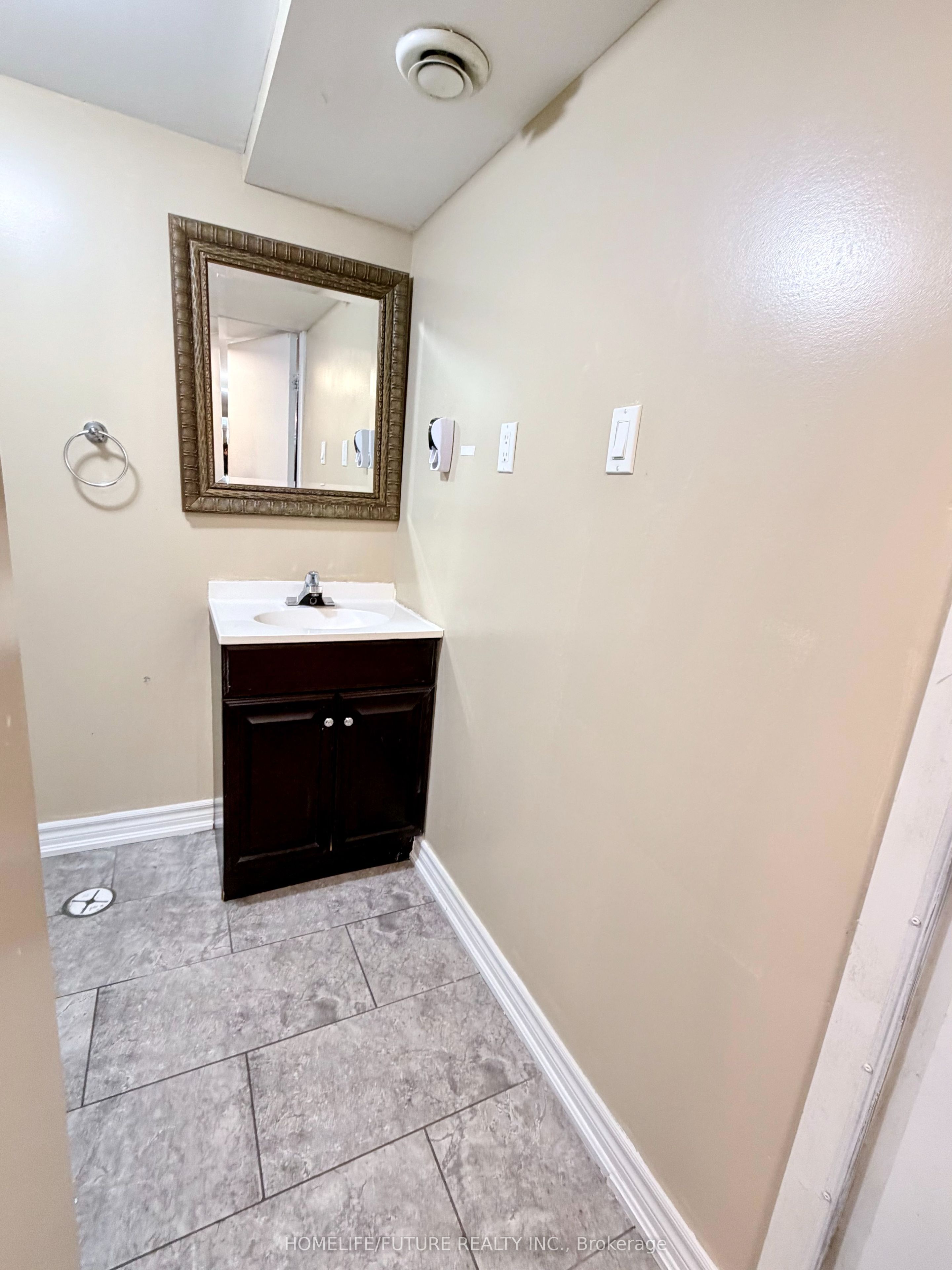 22 Gamson Crescent Bsmt Property Photo 5