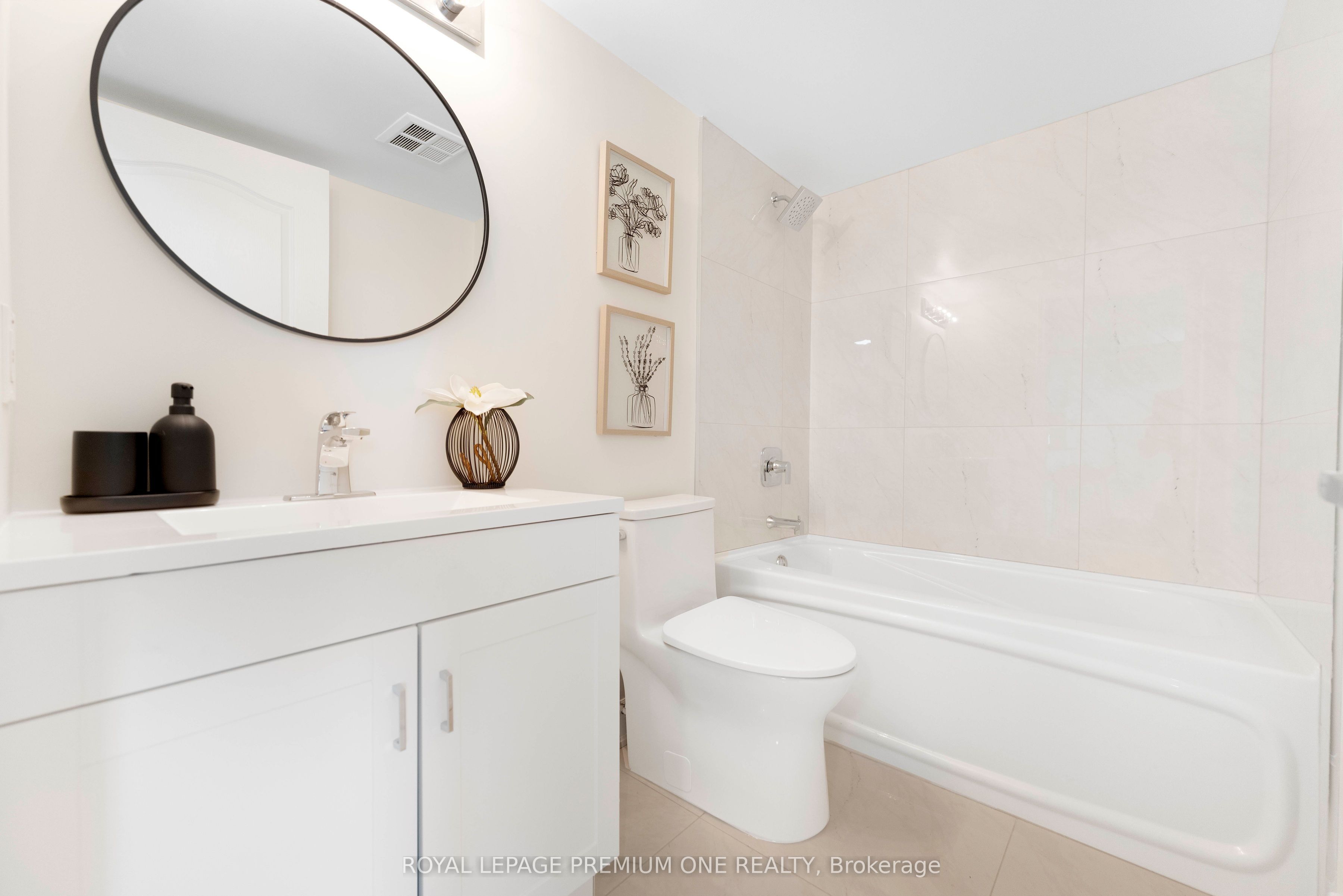 33 Elm Drive W 611 Property Photo 21