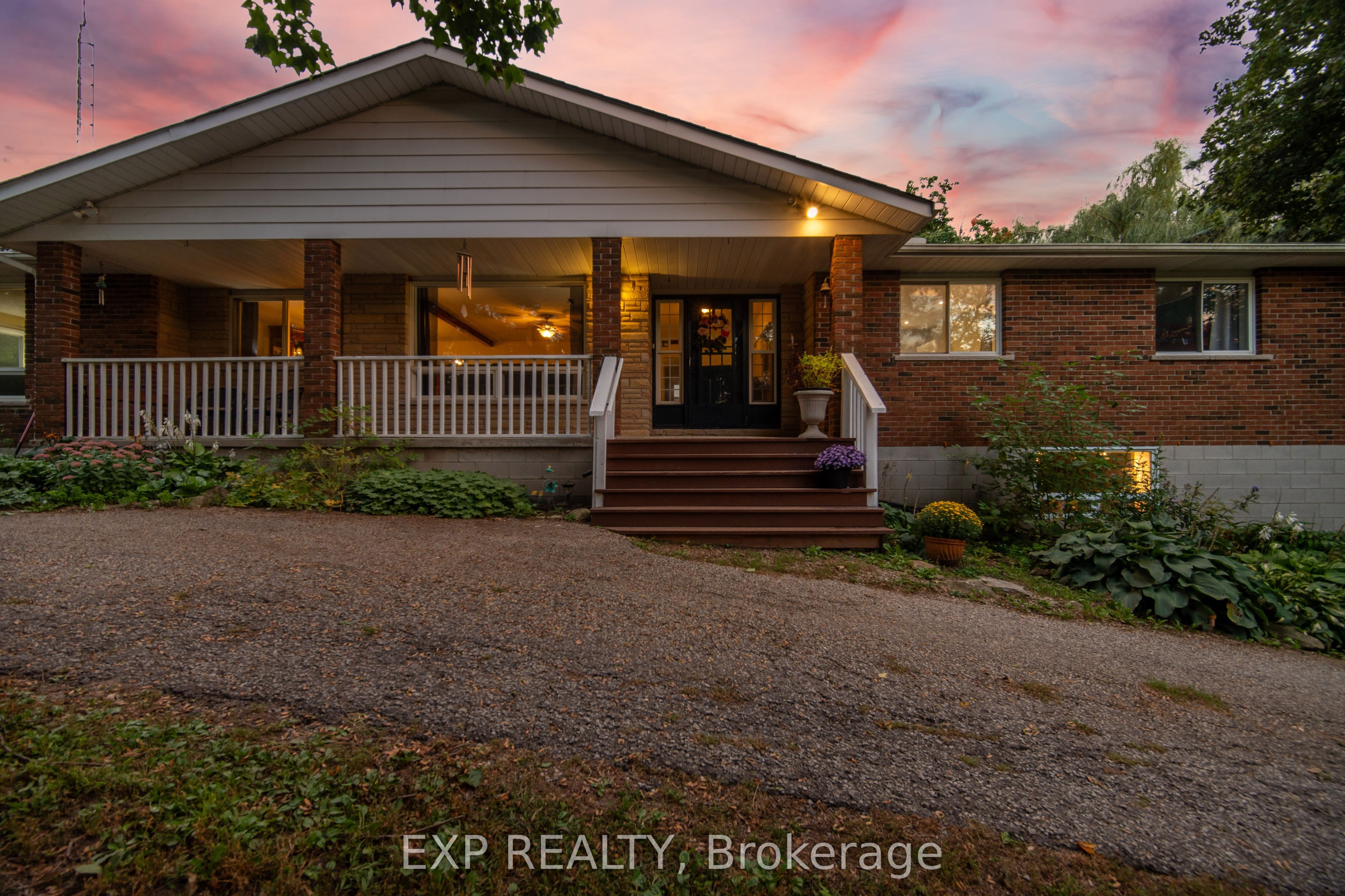 14367 Trafalgar Road N Property Photo 1
