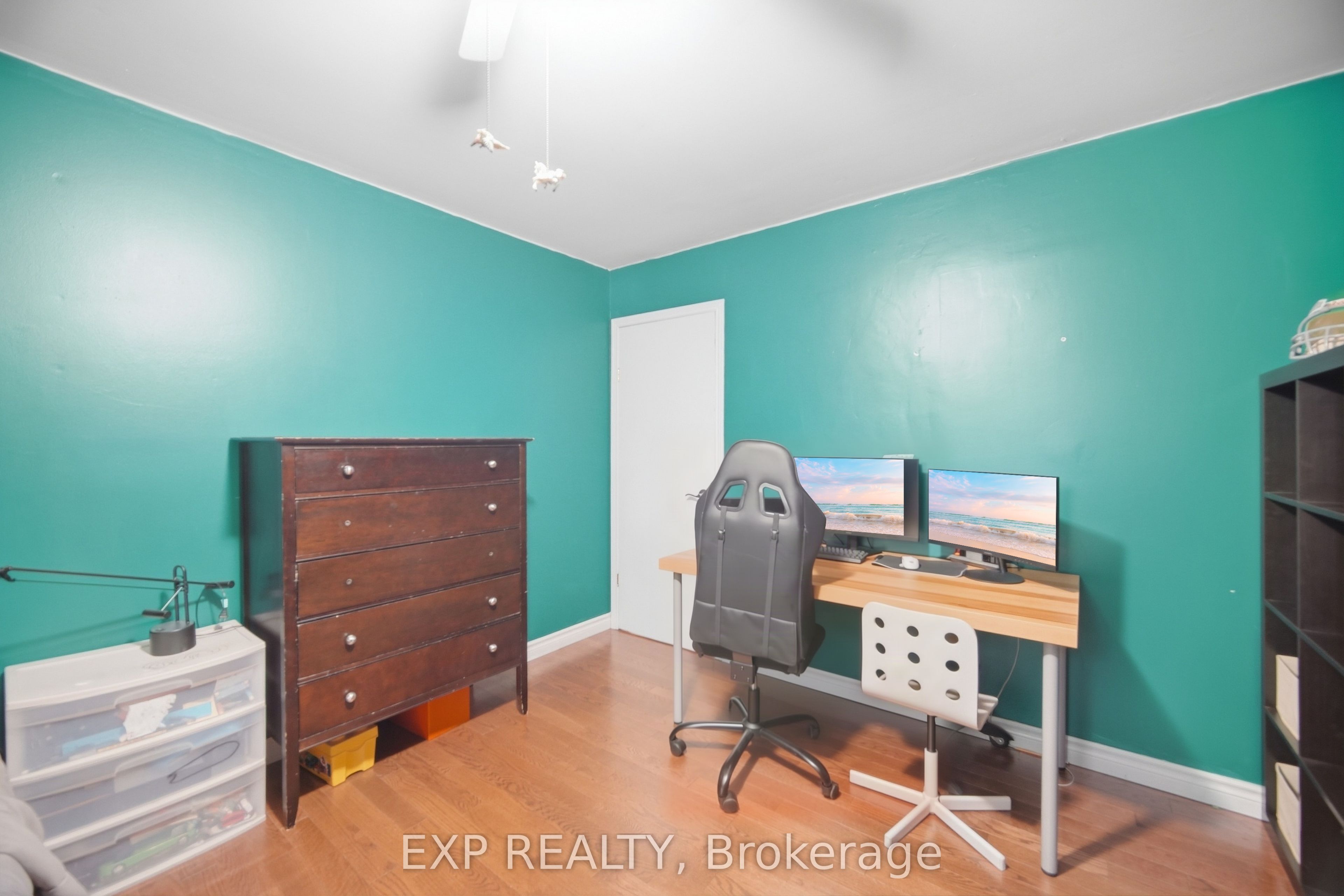 14367 Trafalgar Road N Property Photo 18