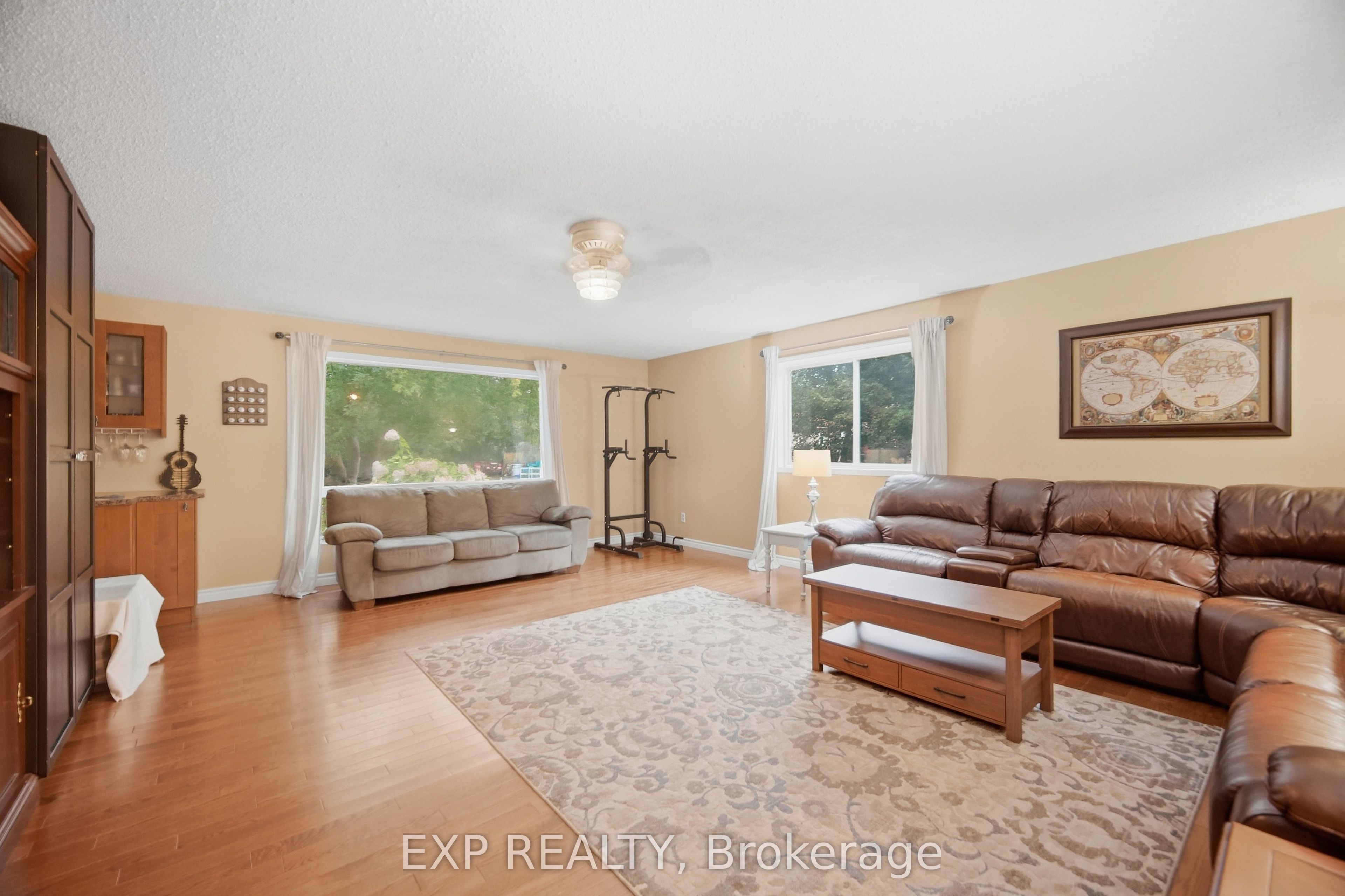 14367 Trafalgar Road N Property Photo 21
