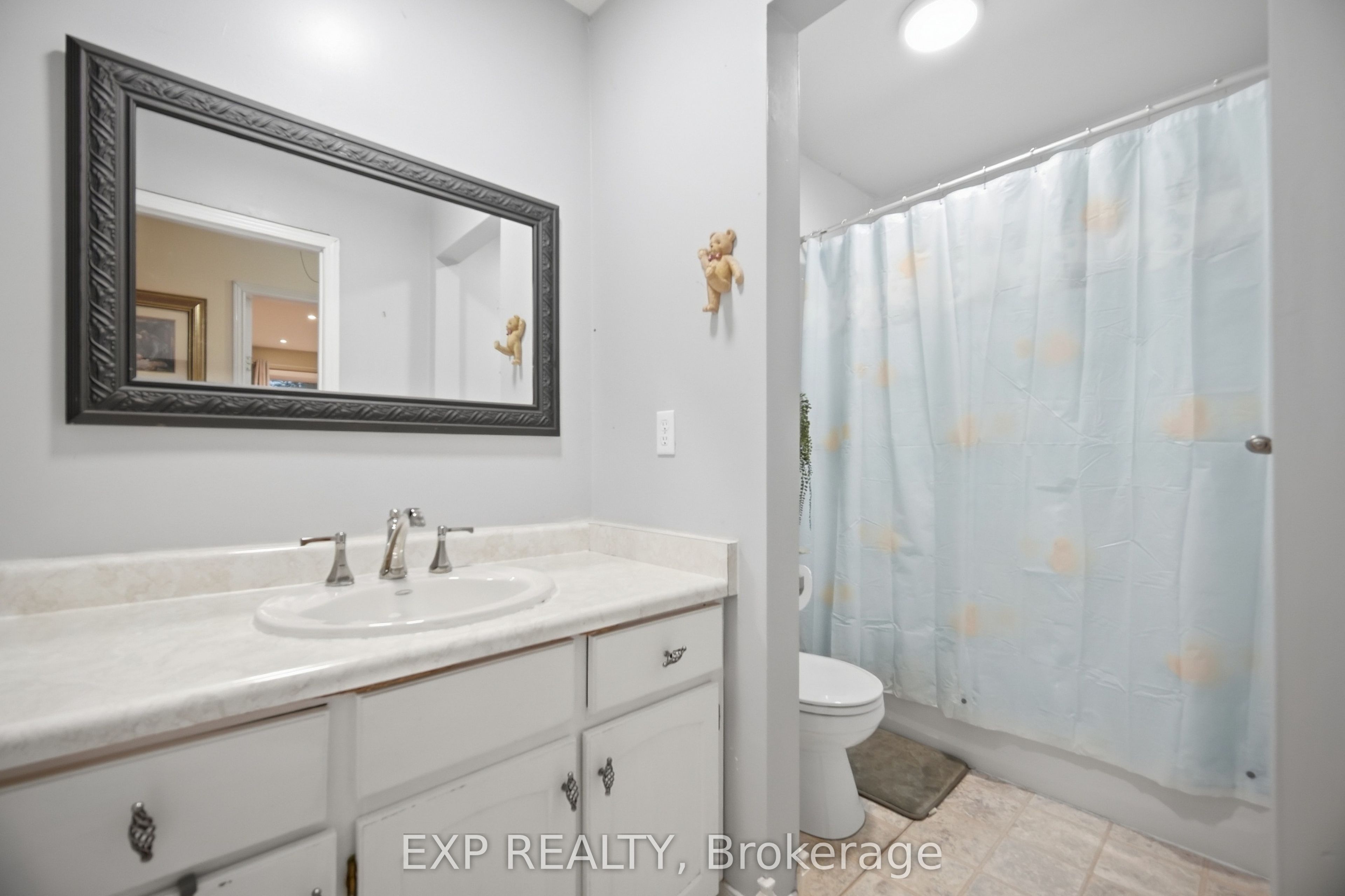 14367 Trafalgar Road N Property Photo 25