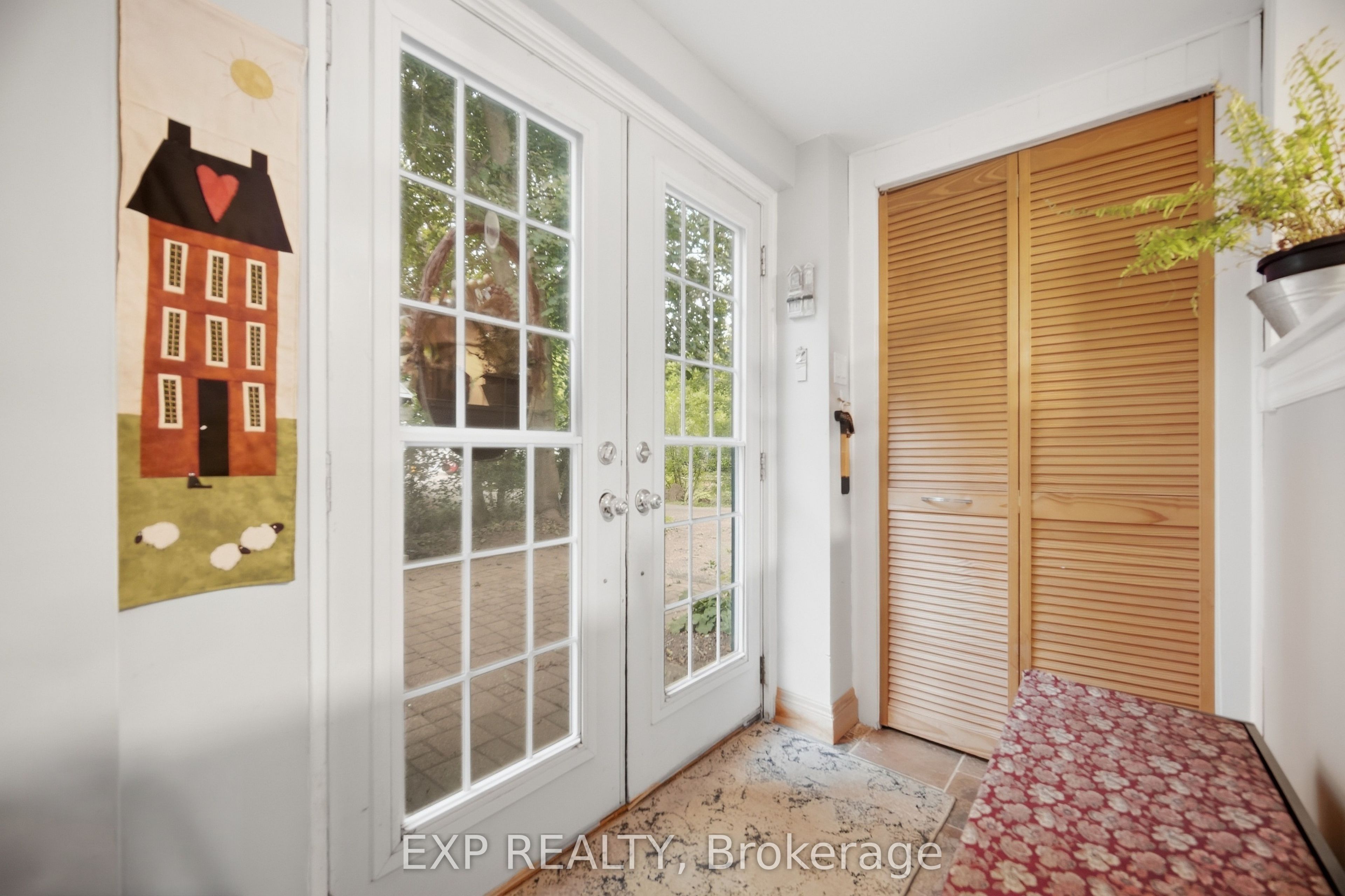 14367 Trafalgar Road N Property Photo 27
