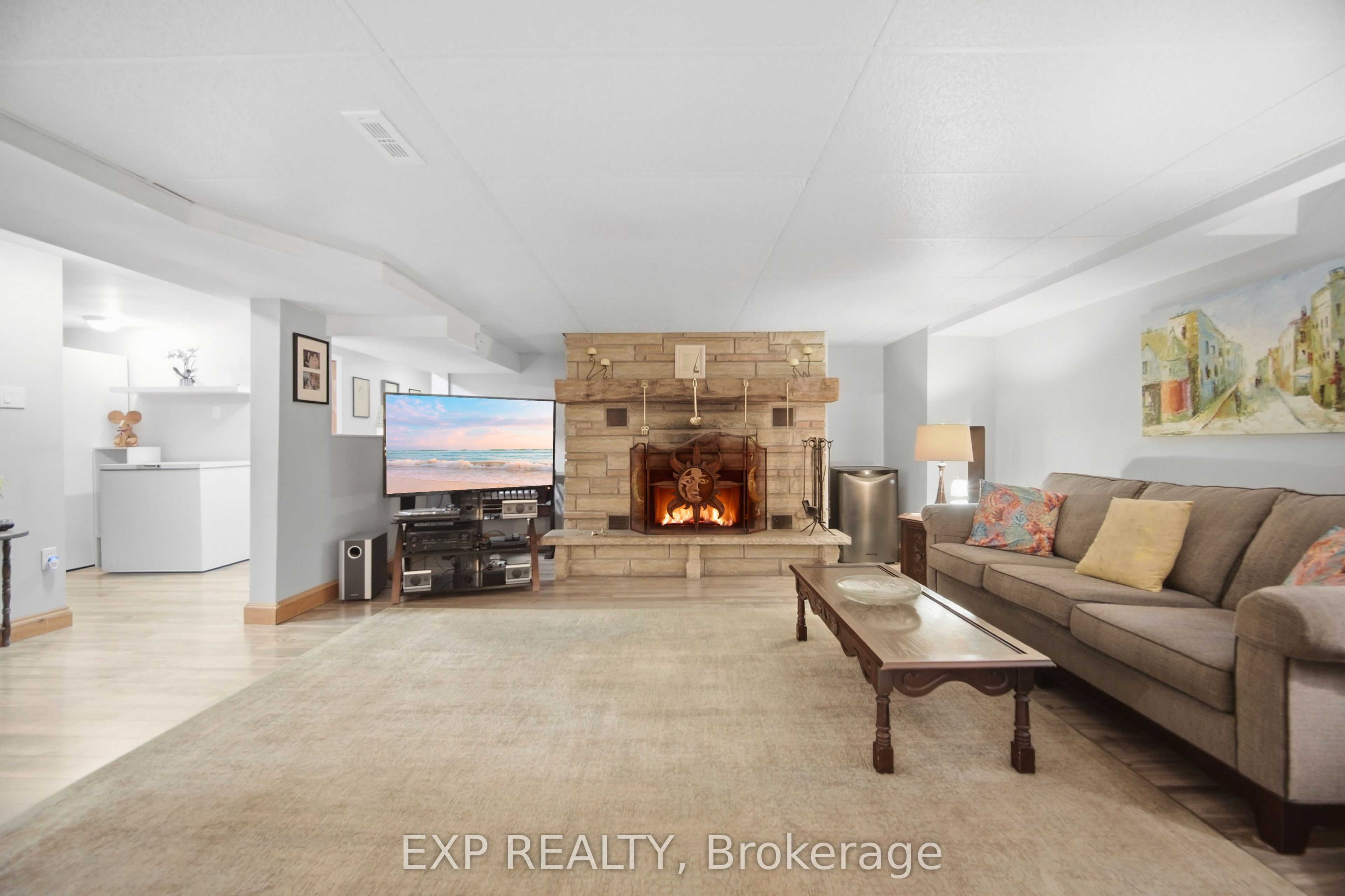 14367 Trafalgar Road N Property Photo 29