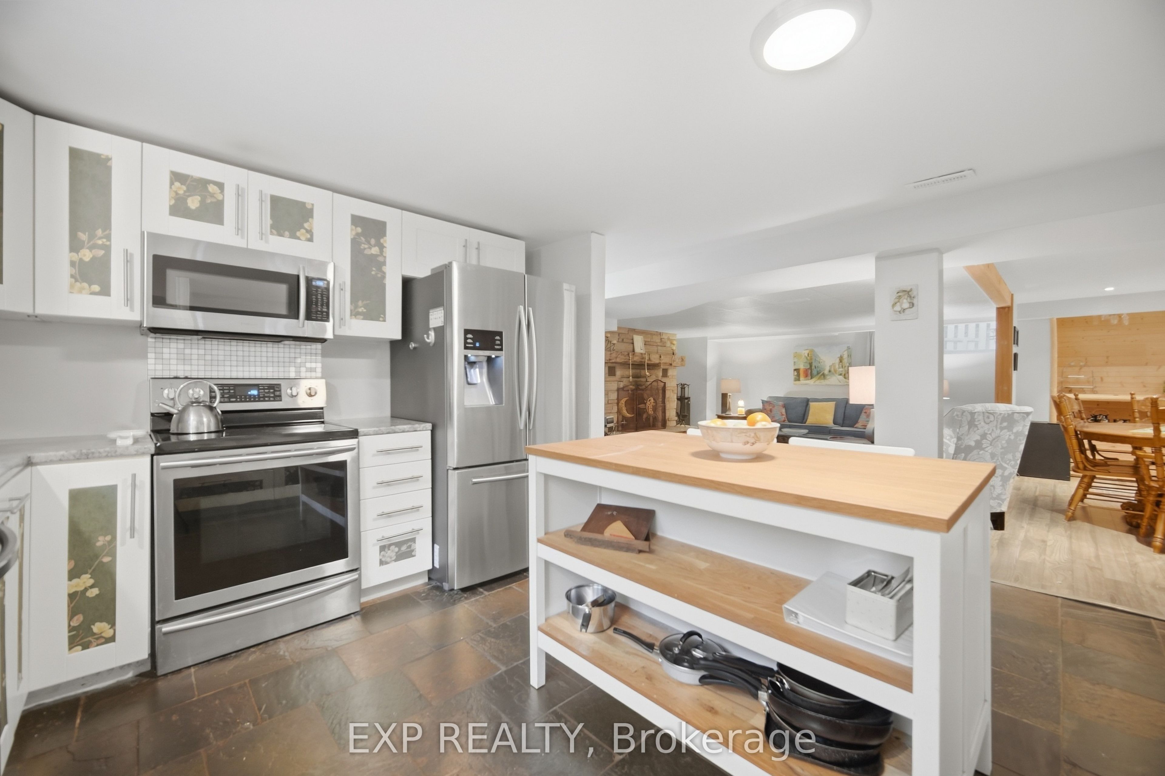 14367 Trafalgar Road N Property Photo 32