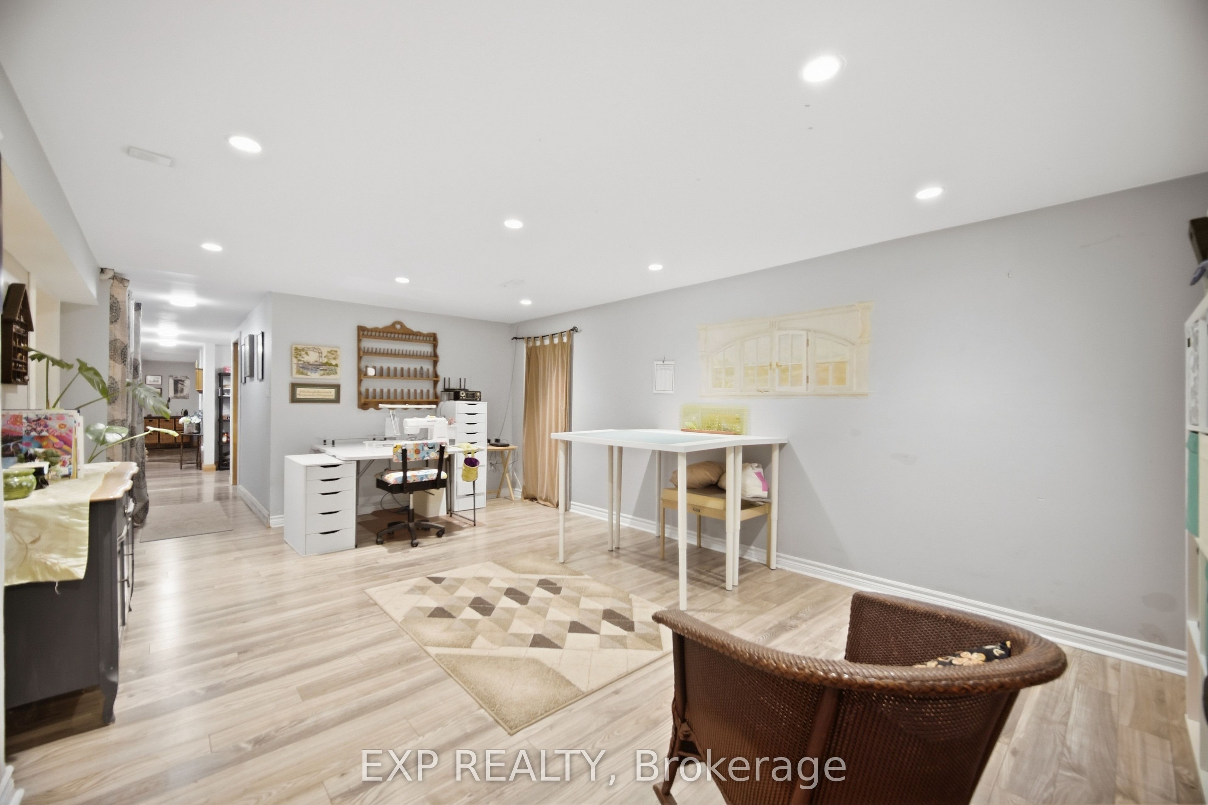 14367 Trafalgar Road N Property Photo 33