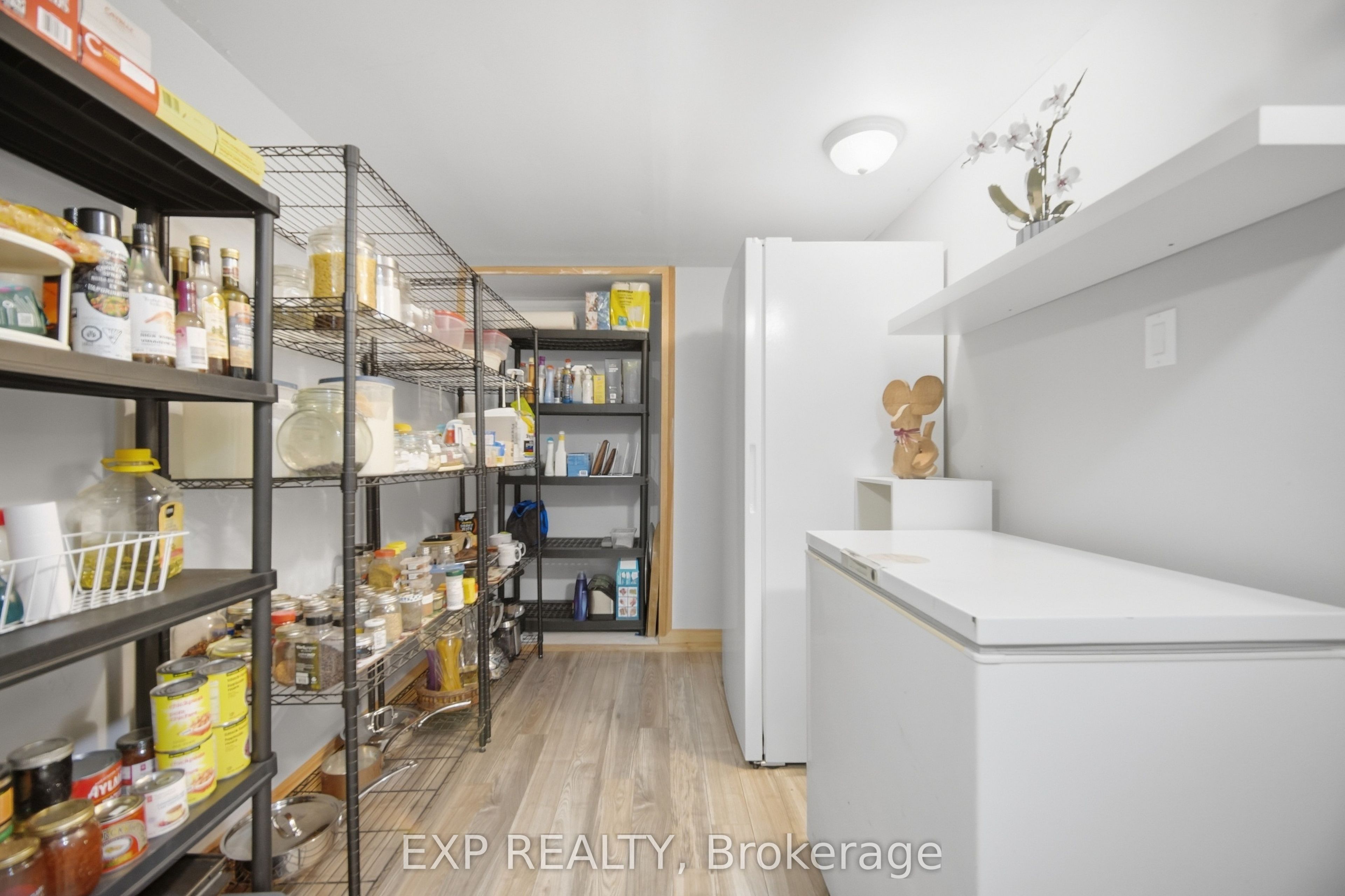 14367 Trafalgar Road N Property Photo 36