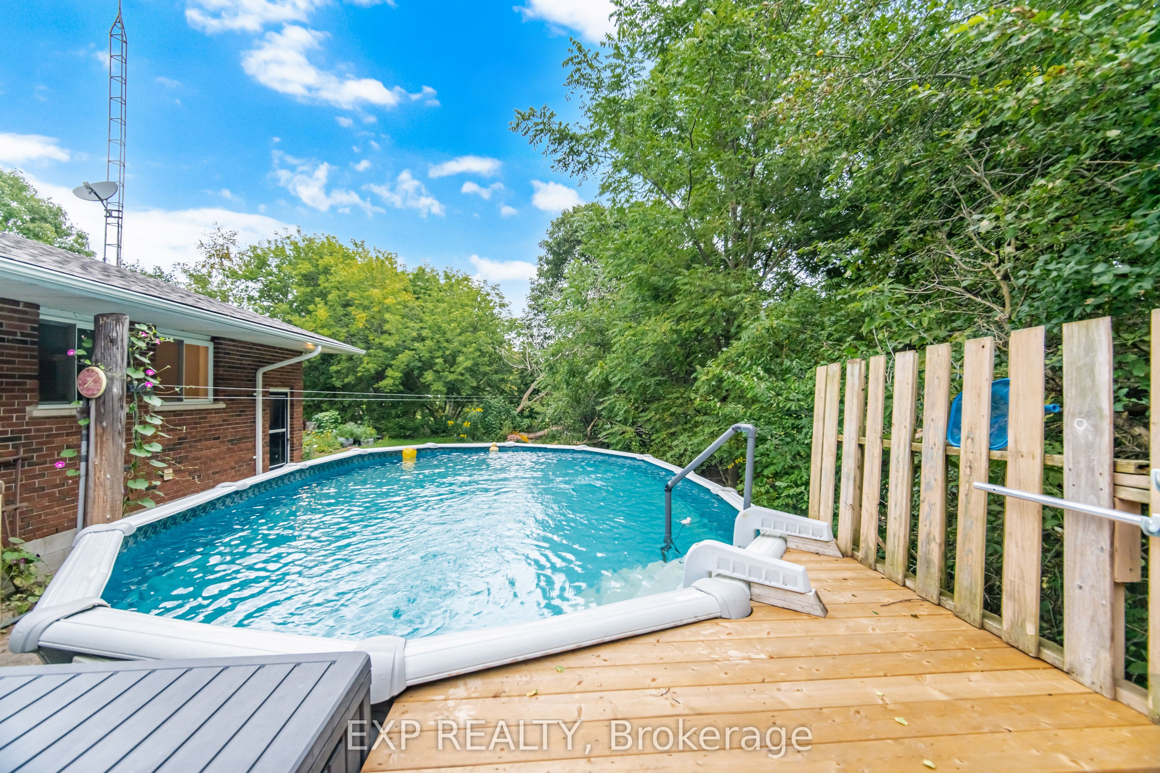 14367 Trafalgar Road N Property Photo 40