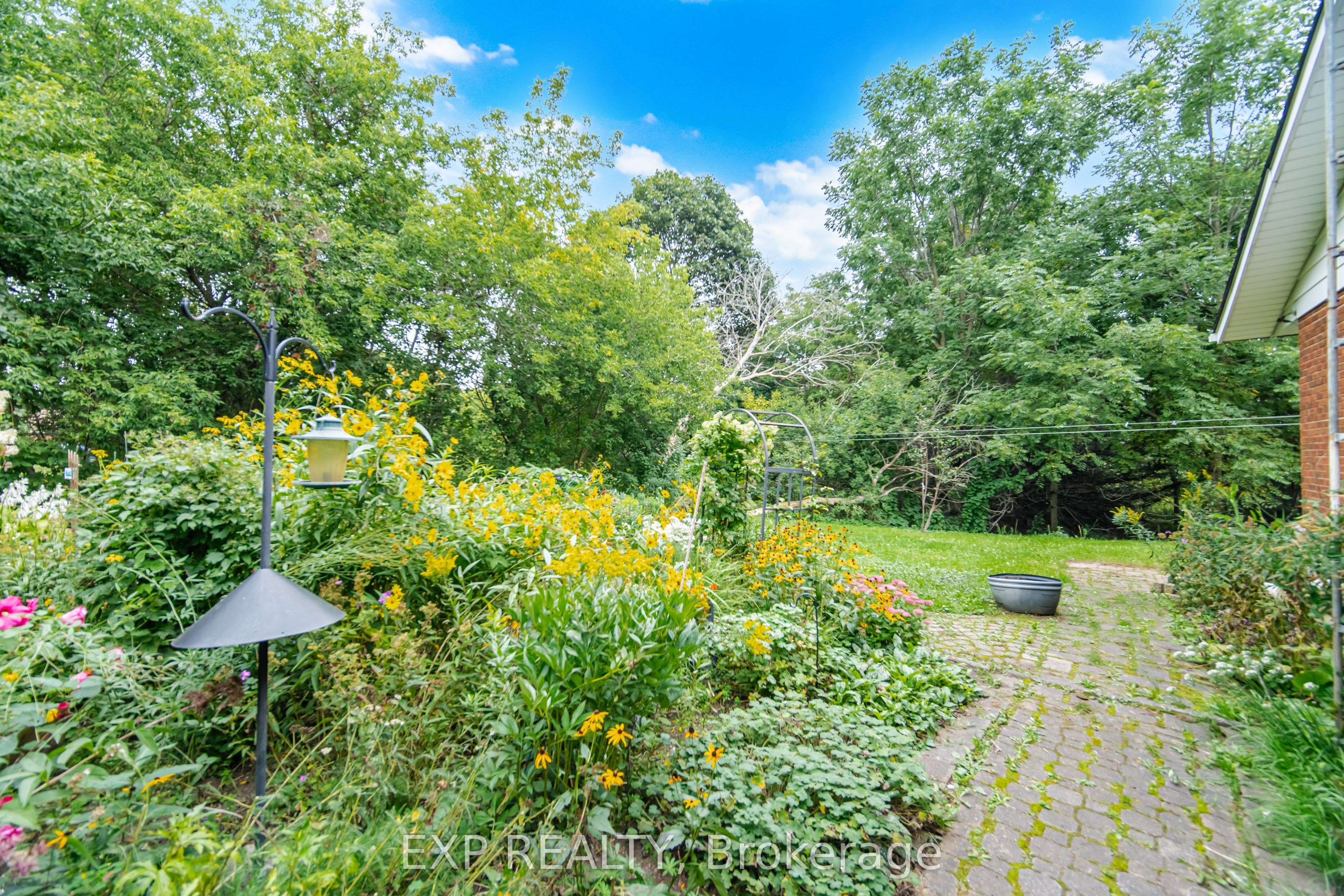 14367 Trafalgar Road N Property Photo 42