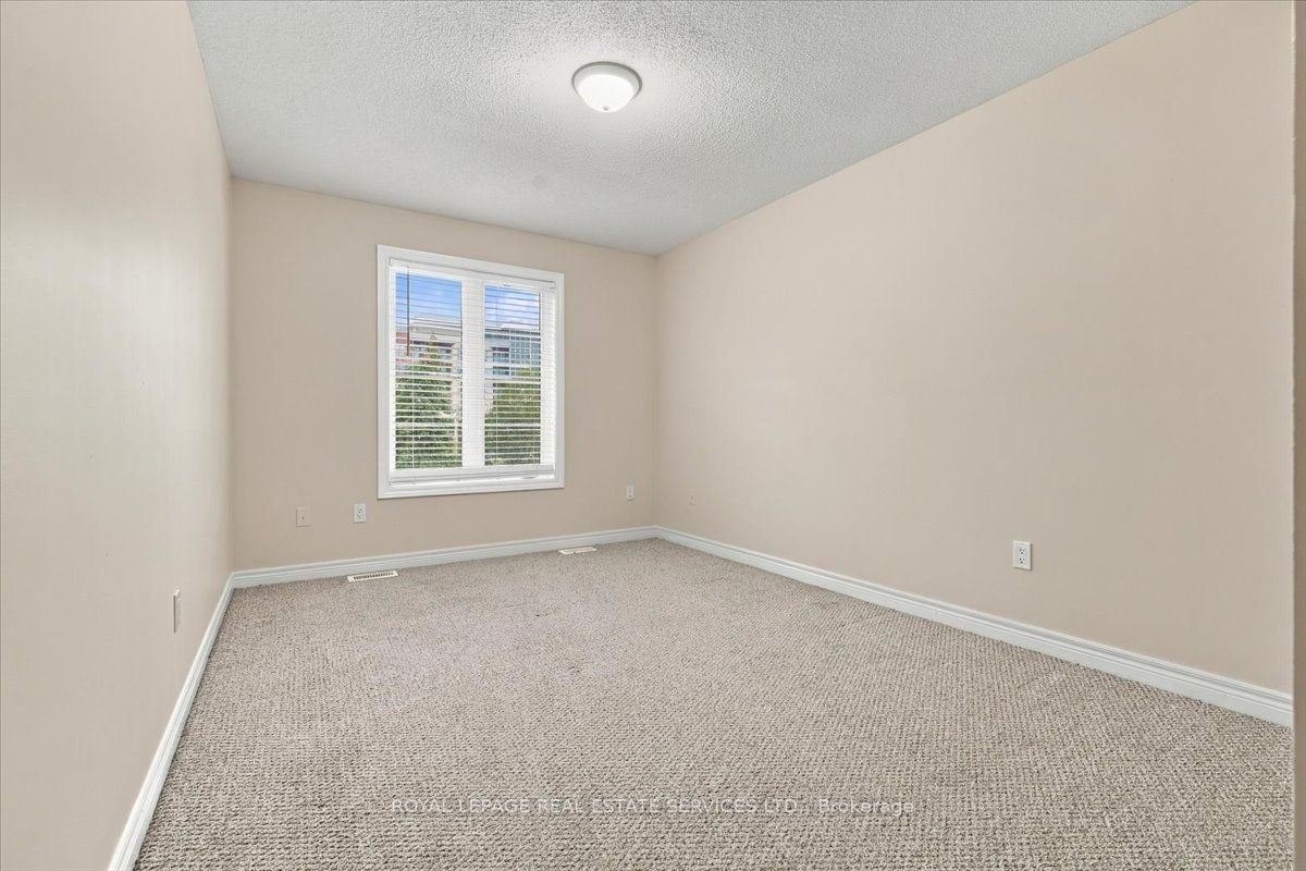 2328 Whistling Springs Crescent Property Photo 14