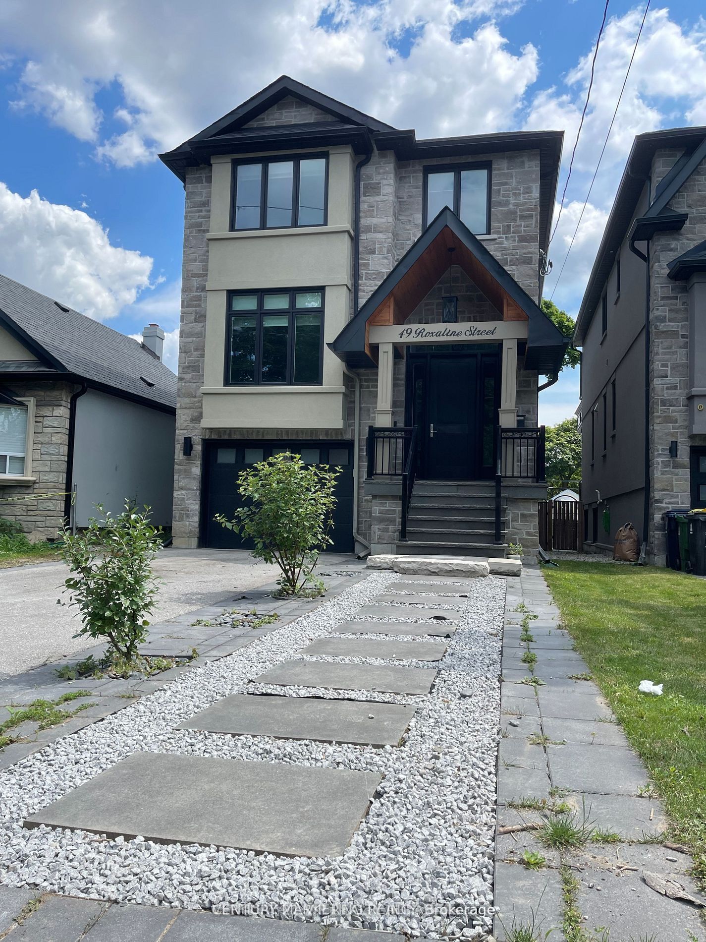 49 Roxaline Street Property Photo 1