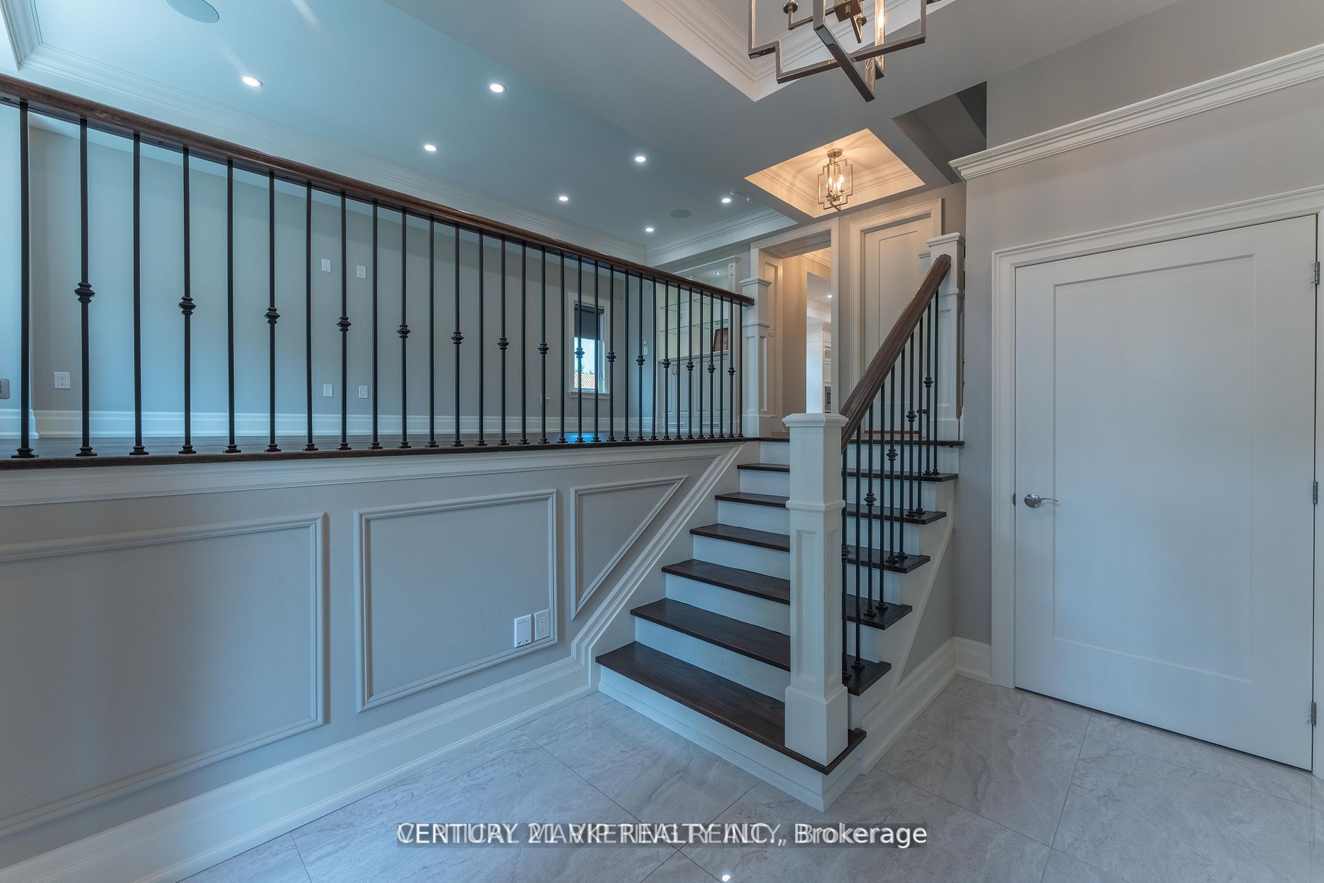 49 Roxaline Street Property Photo 2