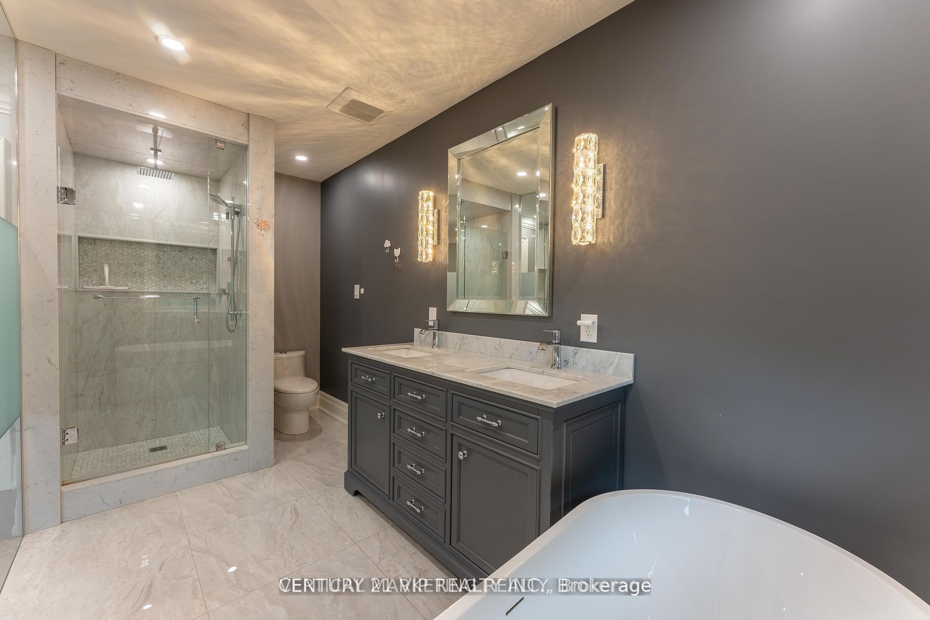 49 Roxaline Street Property Photo 3