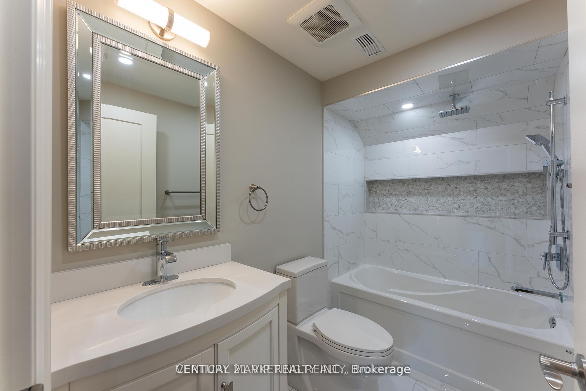 49 Roxaline Street Property Photo 20