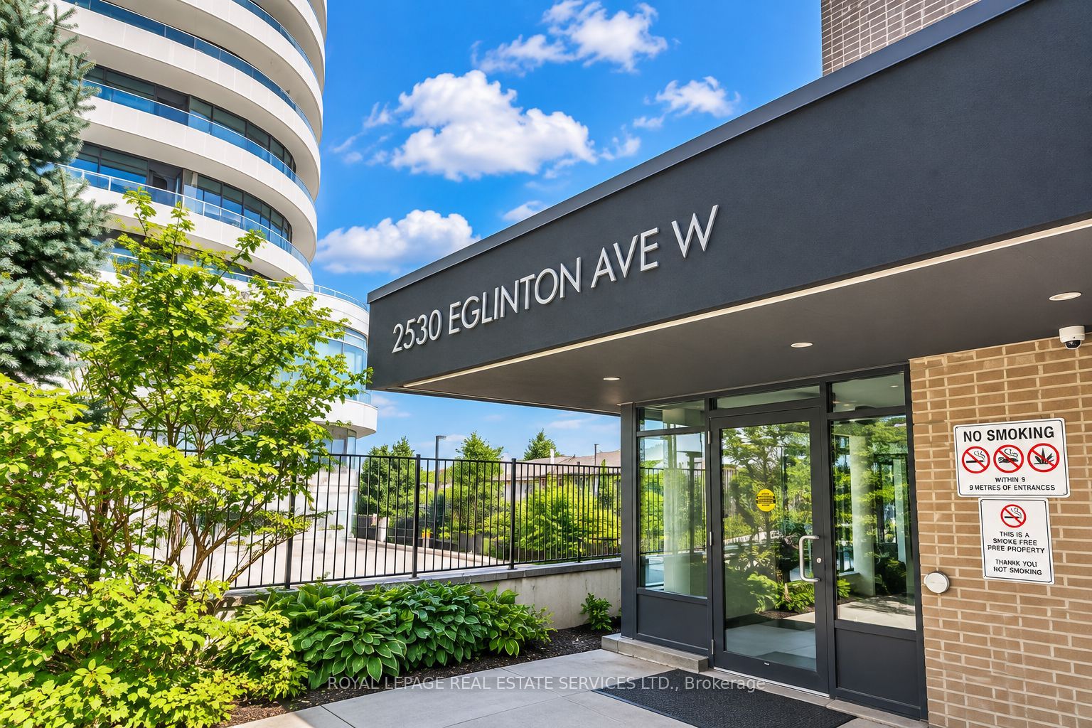 2530 Eglinton Avenue W 117 Property Photo 2